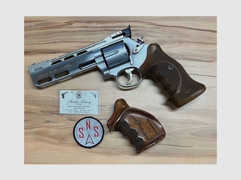 Smith & Wesson Club 30 Competition