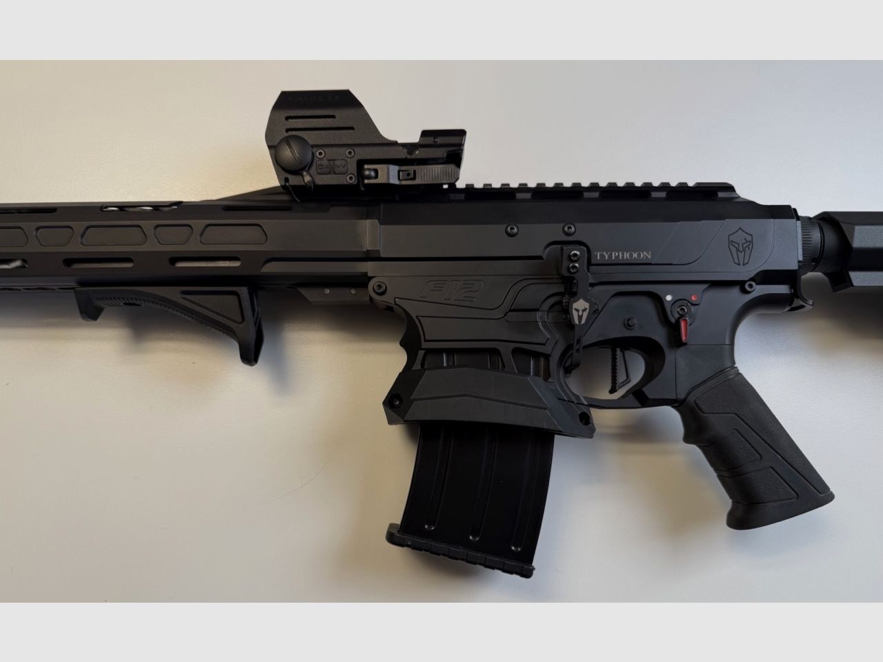 Typhoon F12 - Classic Black Serie IV - IPSC Paket III, Selbstladeflinte mit Kastenmagazin, mit umfangreichem Zubehör - NEUWERTIG