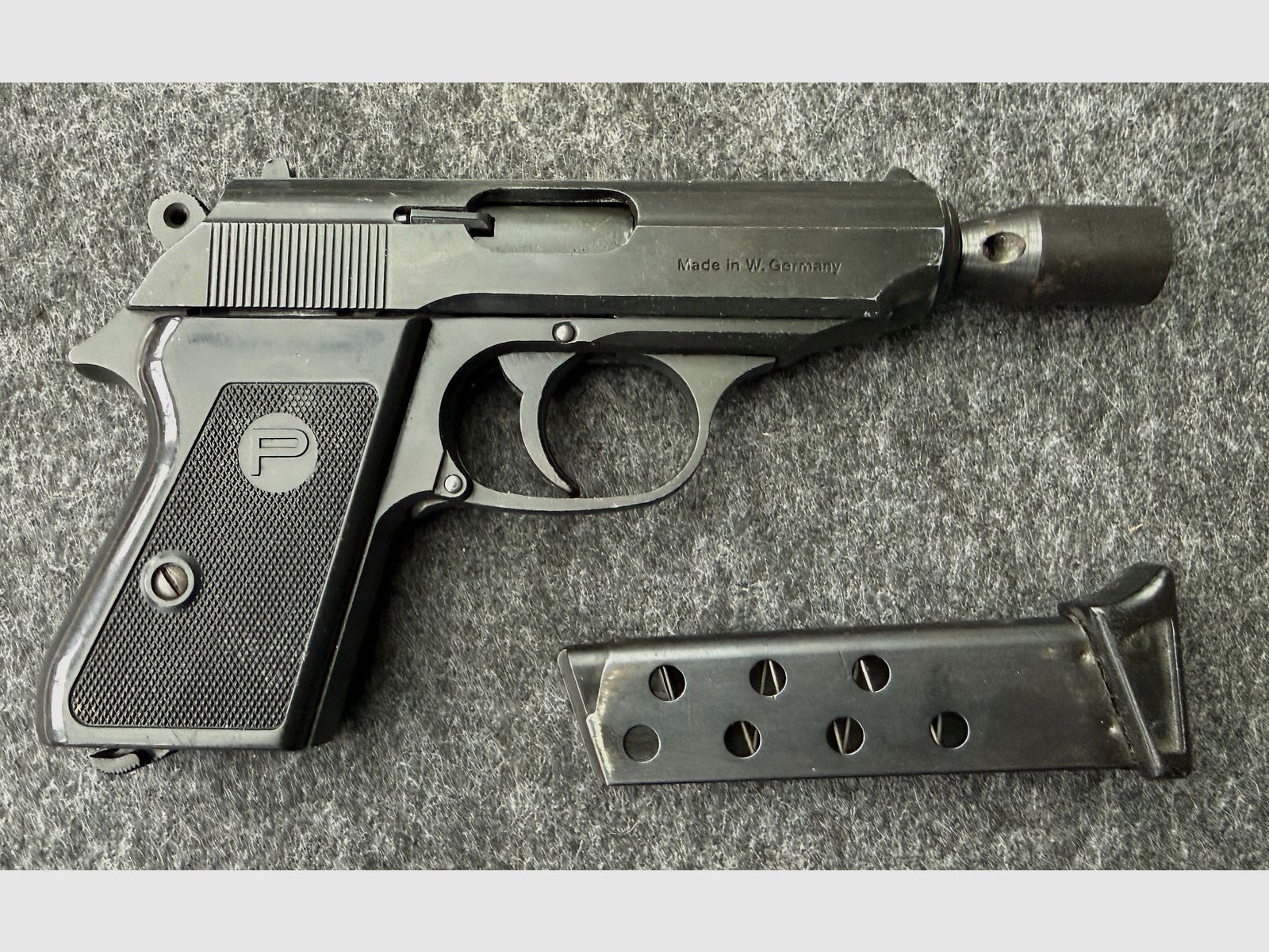 Pistolet alarmowy Perfecta model FBI 8000 kal. 8mm K z komorą startową PTB 196/2