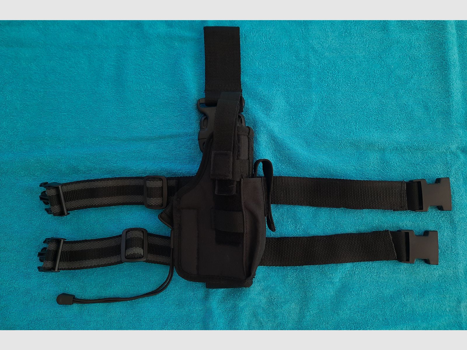 Tactical thigh holster