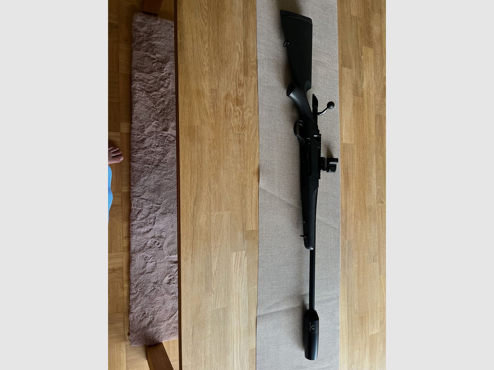 Repetierer Haenel Jäger 10 mit Schalldämpfer und Leuchtabsehen