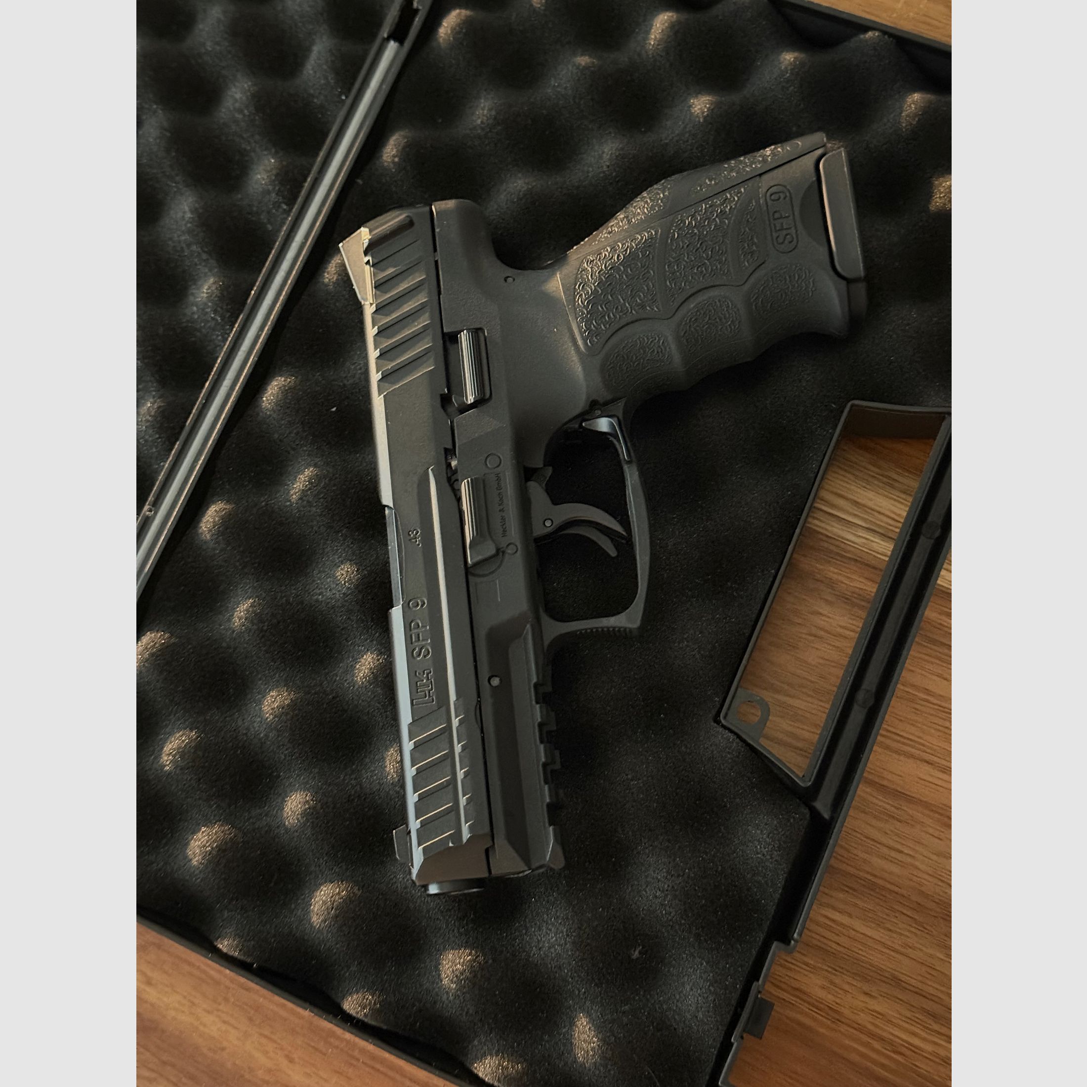 H&K SFP9 T4E marqueur CO₂ au calibre .43 de Umarex.