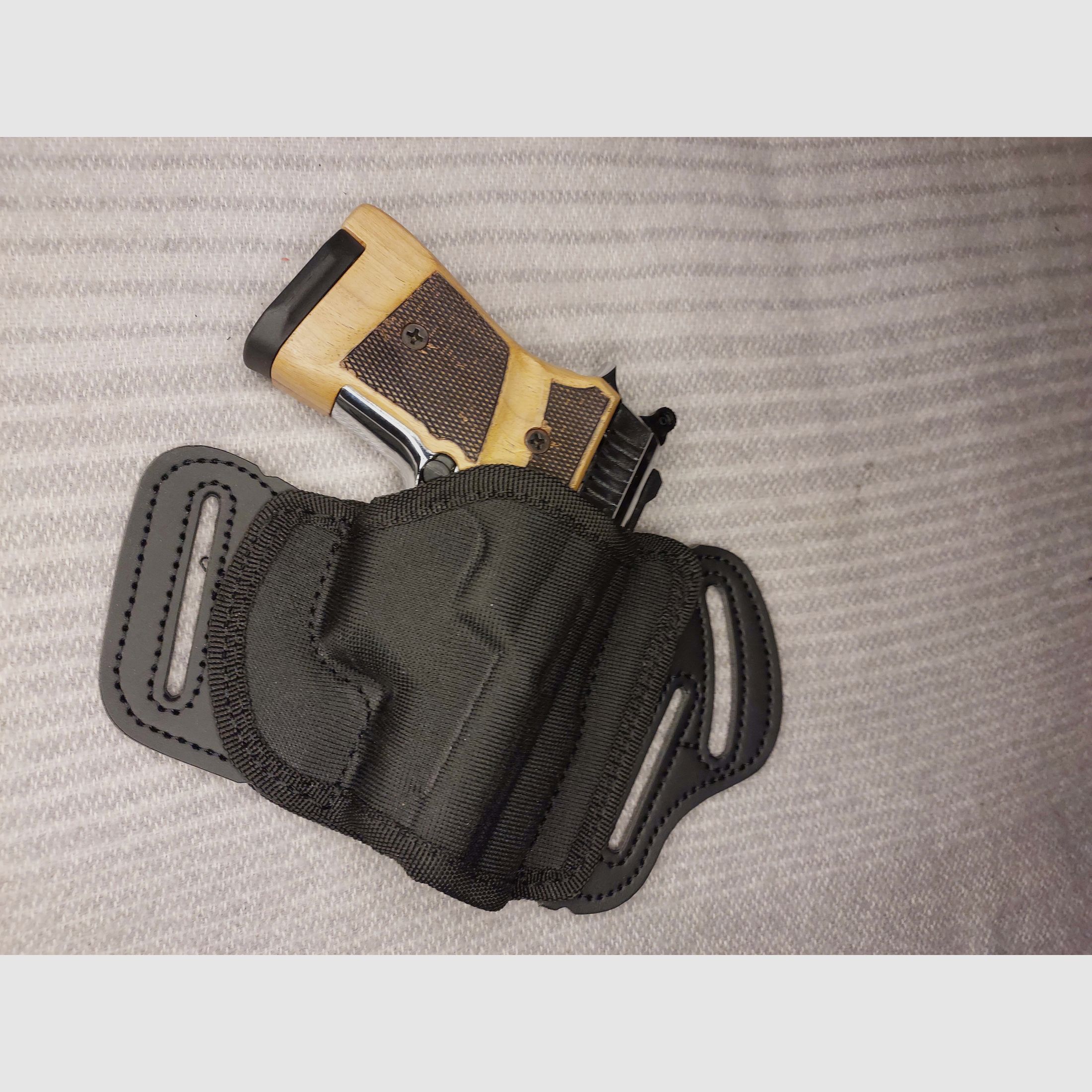 Zoraki 914 Pistolet alarmowy 9mm P.A.K. Chromowane uchwyty drewniane 2 magazynki kabura (1014)