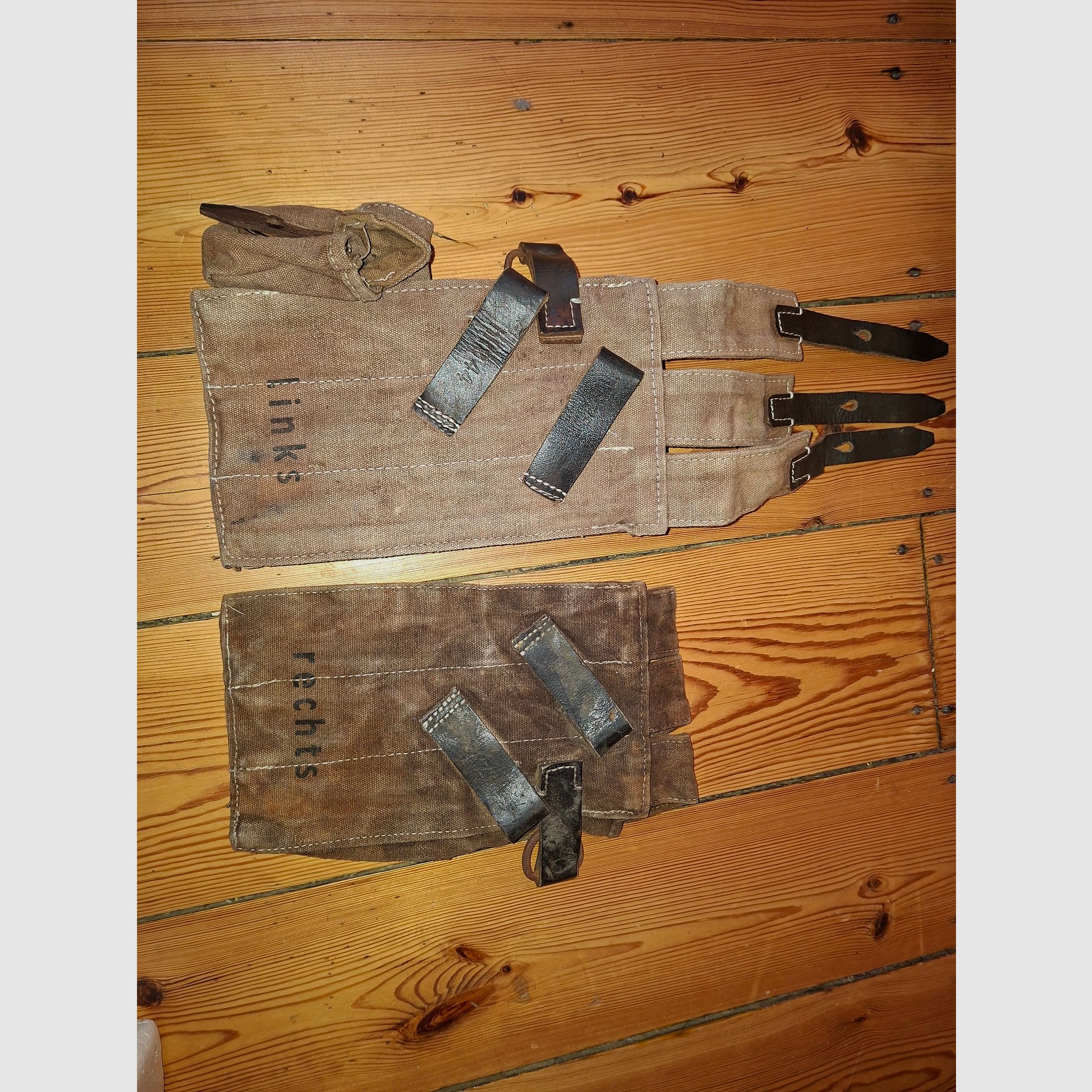 GSG Airsoft MP40 with repro magazine pouches and belt