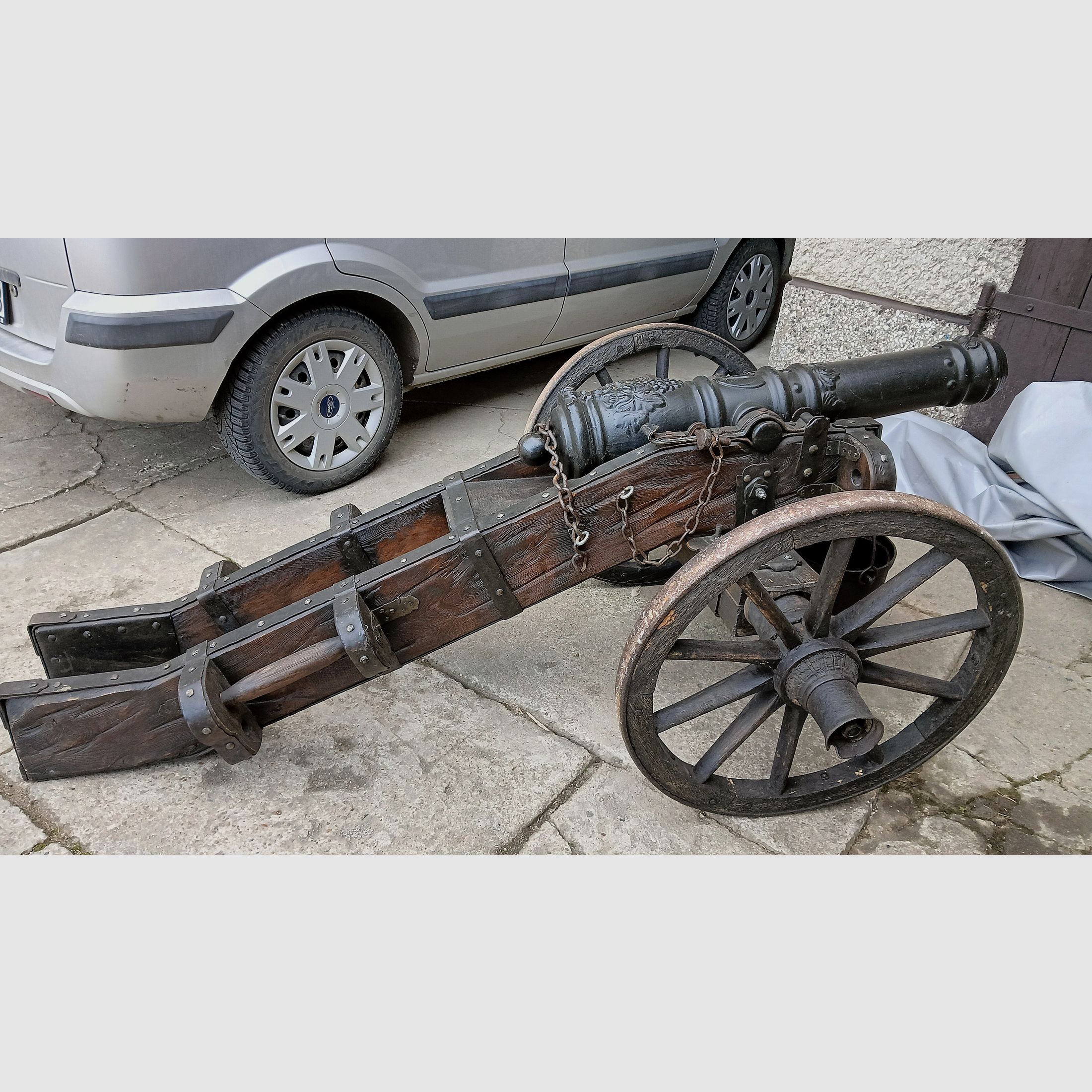 OgłoszenieReplika armaty wojskowej