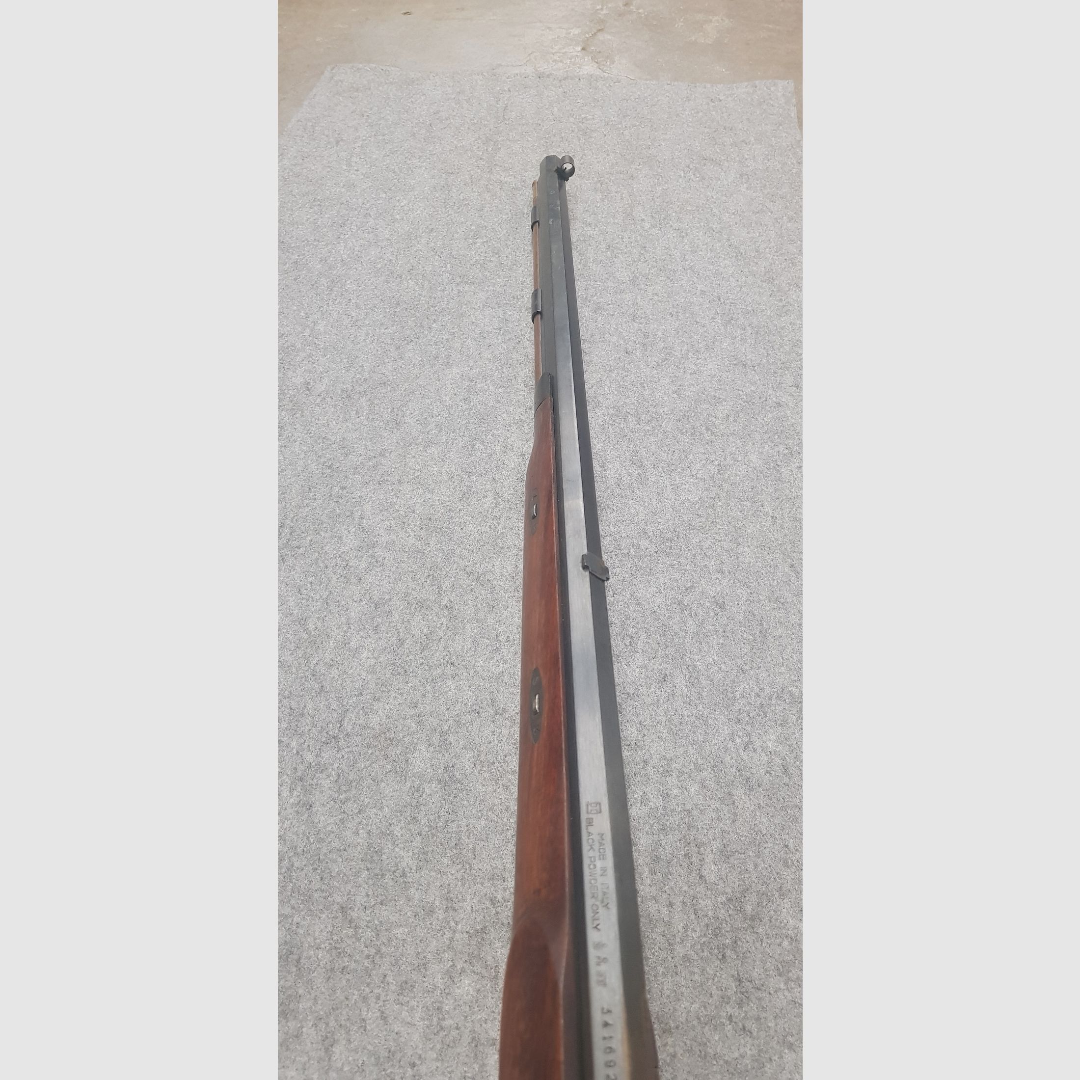Vorderlader Great Plains Hawken Perkussions Rifle im Kaliber .45 Gewehr mit Diopter