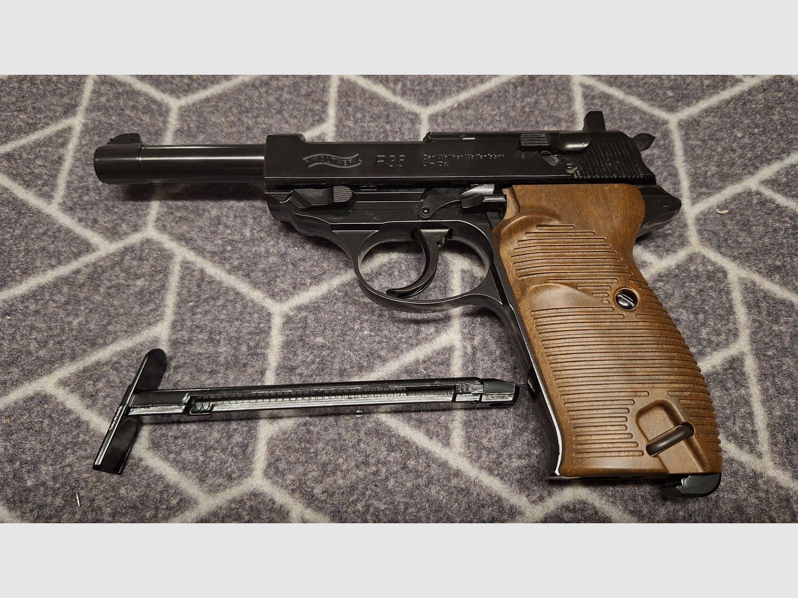 Walther P38 - 4,5 mm Stahl BB Blow Back Co2-Pistole NEU!