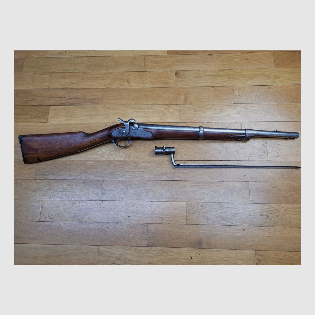 Très rare mousqueton de cavalerie bavarois Modèle 1843 modifié 1851/60 – 1ier système à percussion de l&rsquo;Armée Bavaroise – Construit neuf – Guerres de 1866 et de 1870 – Arsenal d&rsquo;Amberg en 1851 – Arme rare en TBE, image 2 sur 30