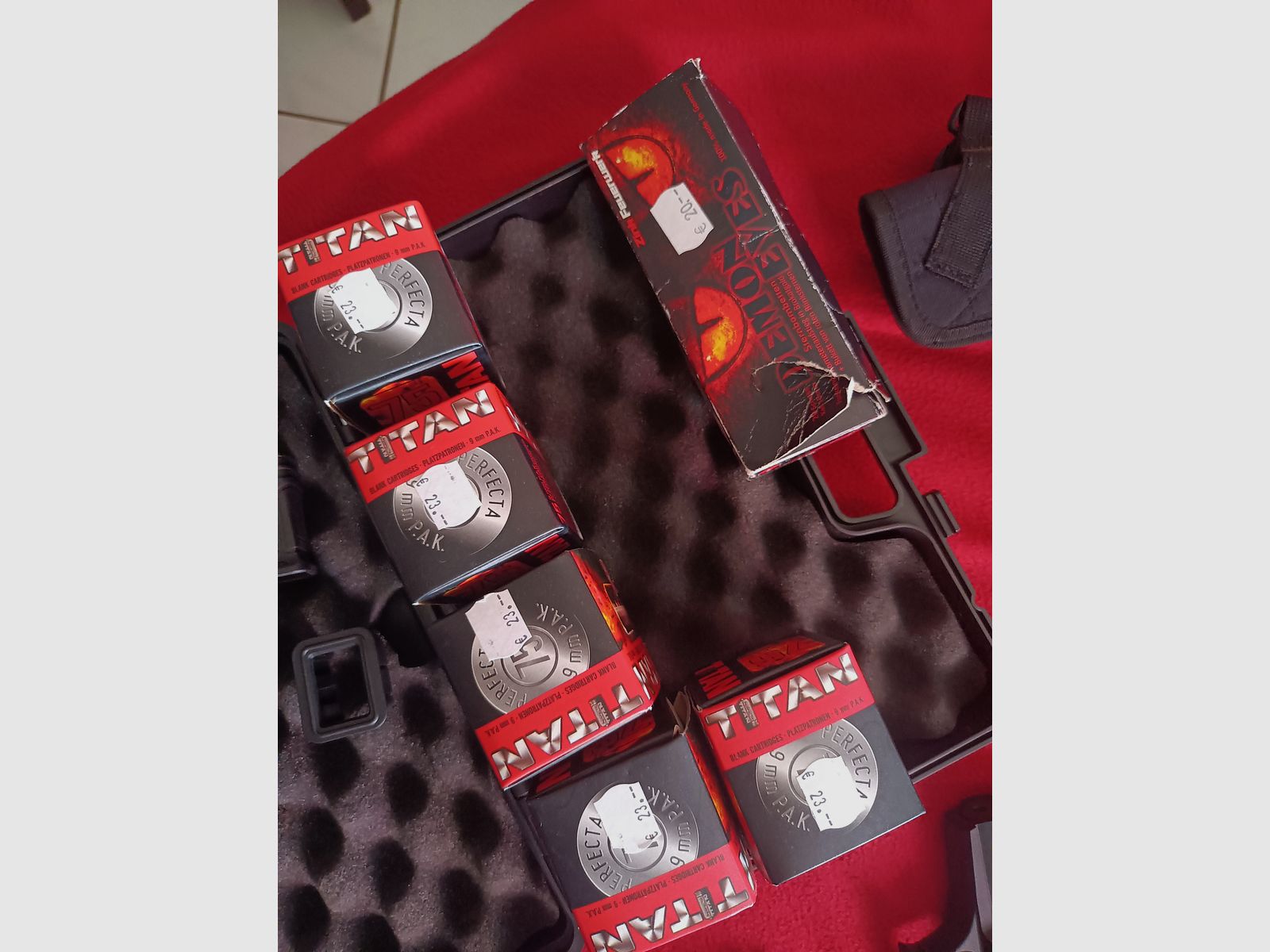 Walther P99 einmal benutzt standart+32magazien brusthalfter ca 400st. 9mm p.a.k.