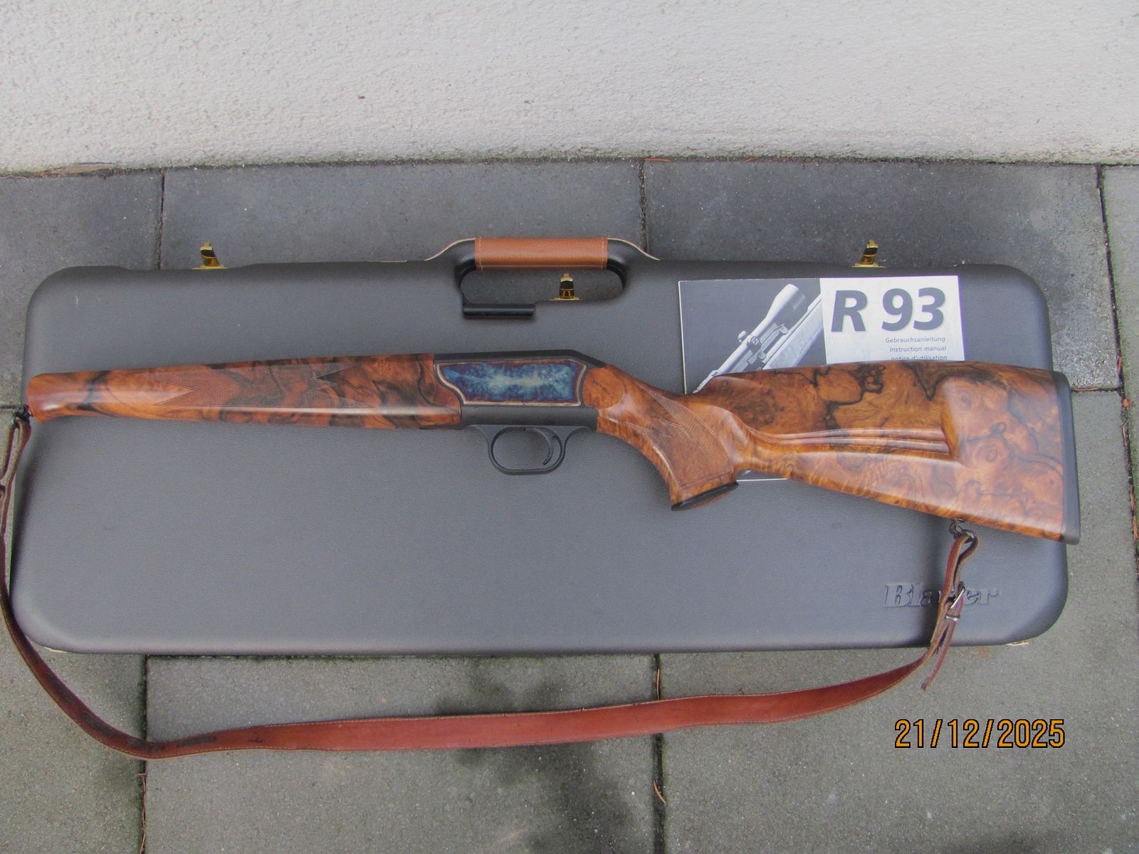 Blaser R93 Konsul Luxus Wurzelholzschaft NEUWERTIG