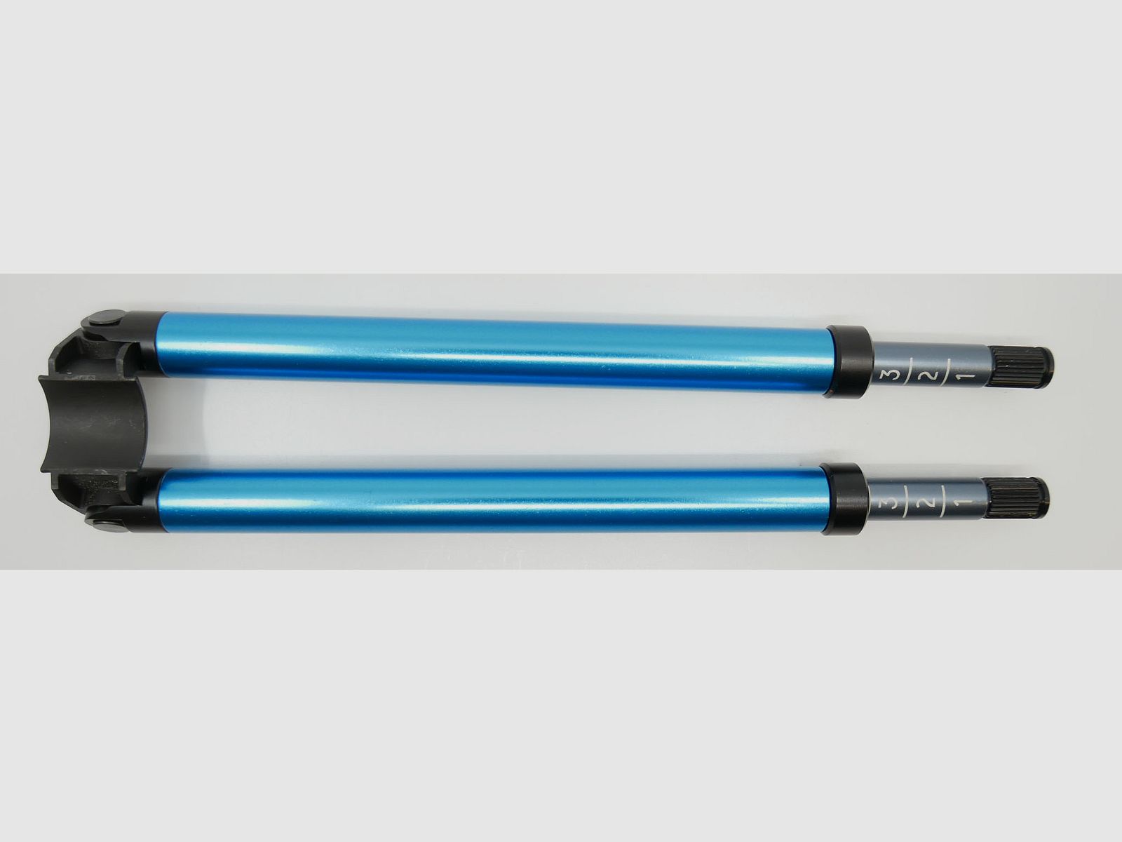 Bipied bleu pour fusil d'assaut PE90
