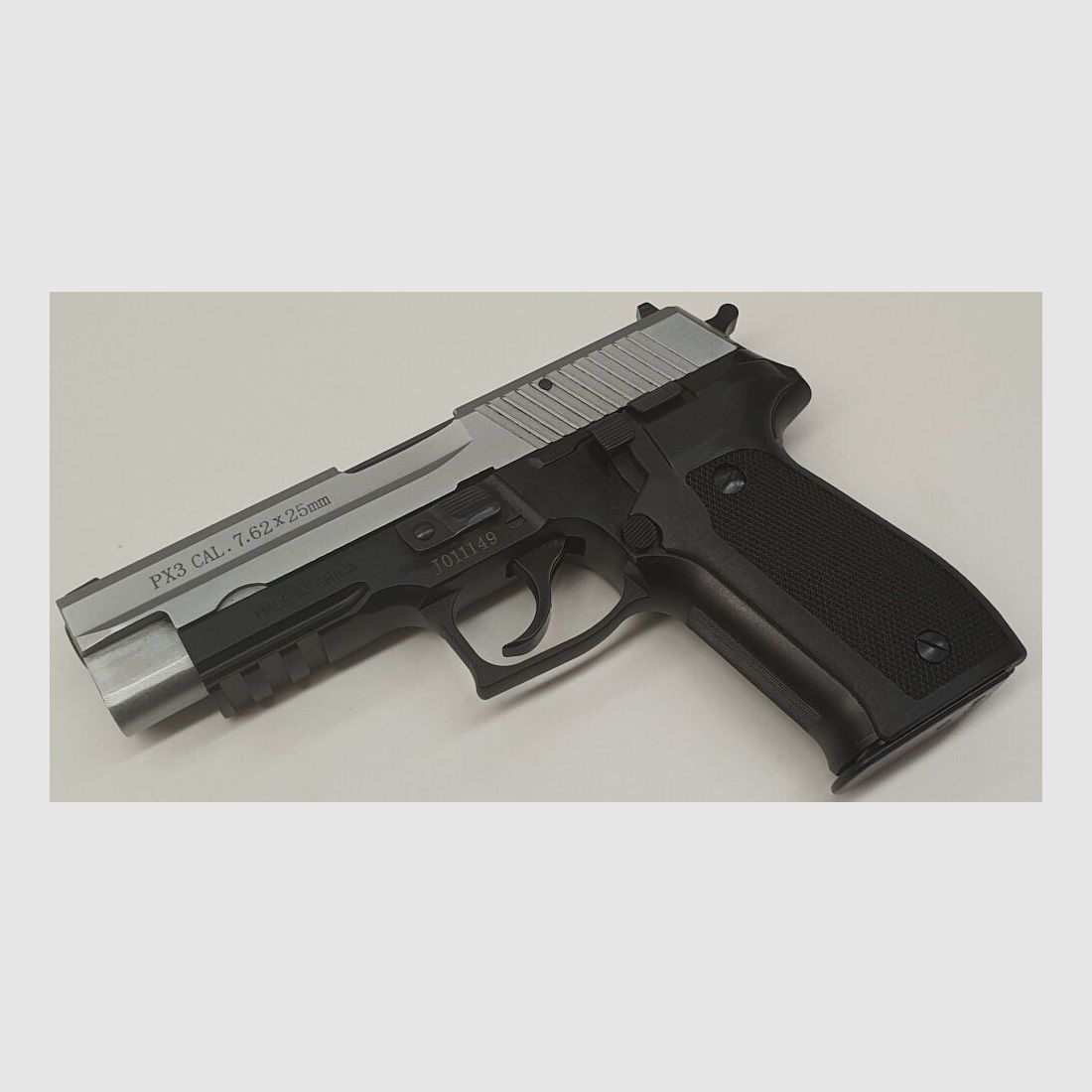 Pistola semiautomática NORINCO Mod. NP762/ NP22/ PX-3 bicolor en calibre 7,62x25tokarev incluyendo accesorios, imagen 1 de 9