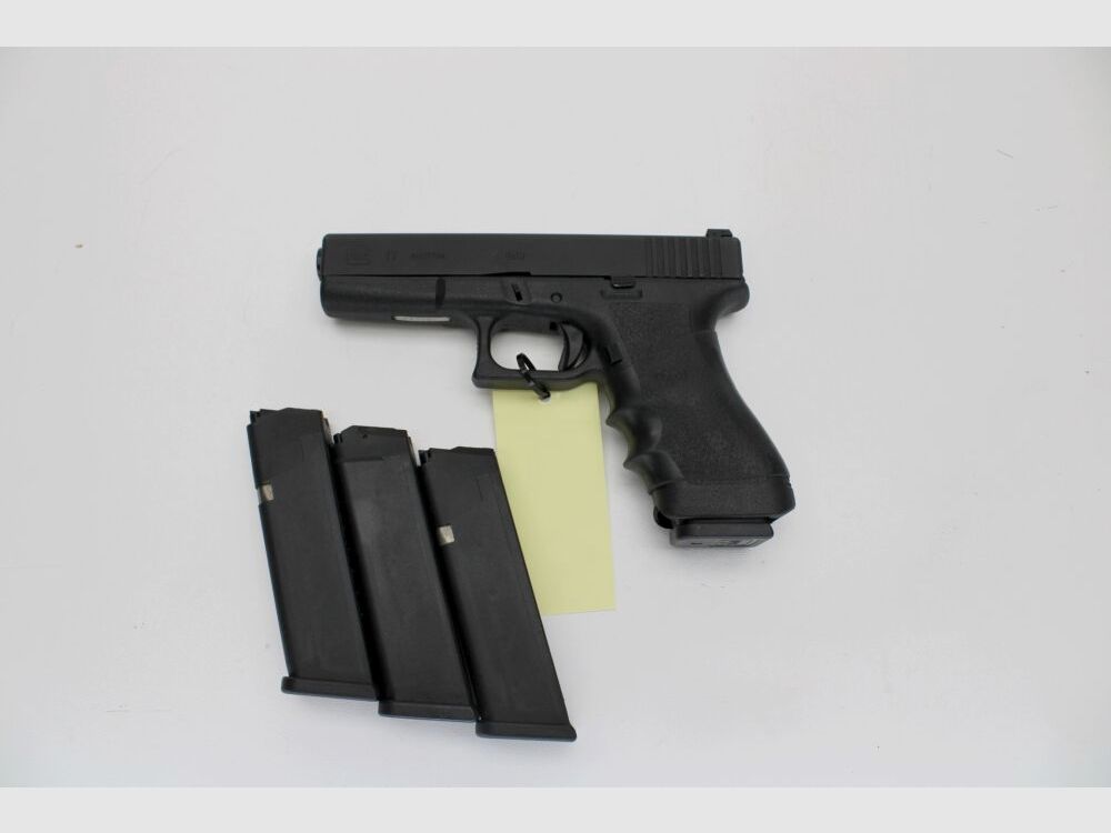 Pistola Glock 17 con 4 caricatori 9mm Luger