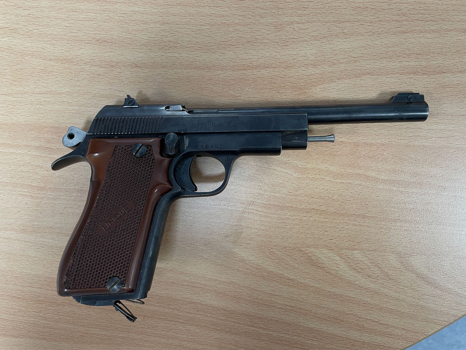 Pistole Unique D.6 Kaliber 22