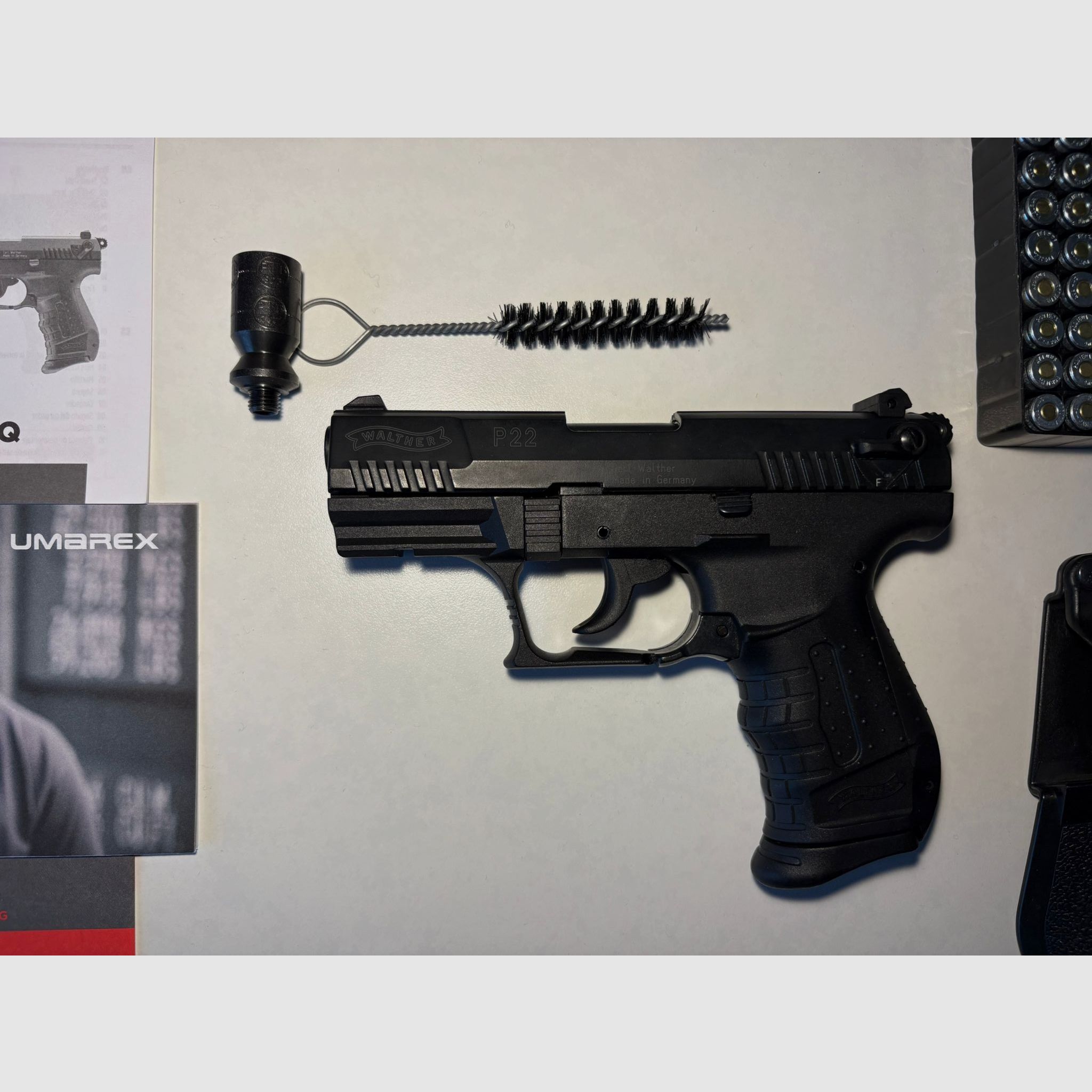 Walther P22 Ready Schreckschuss Pistole 9mm P.A.K. schwarz inkl. Holster und 84 Platzpatronen