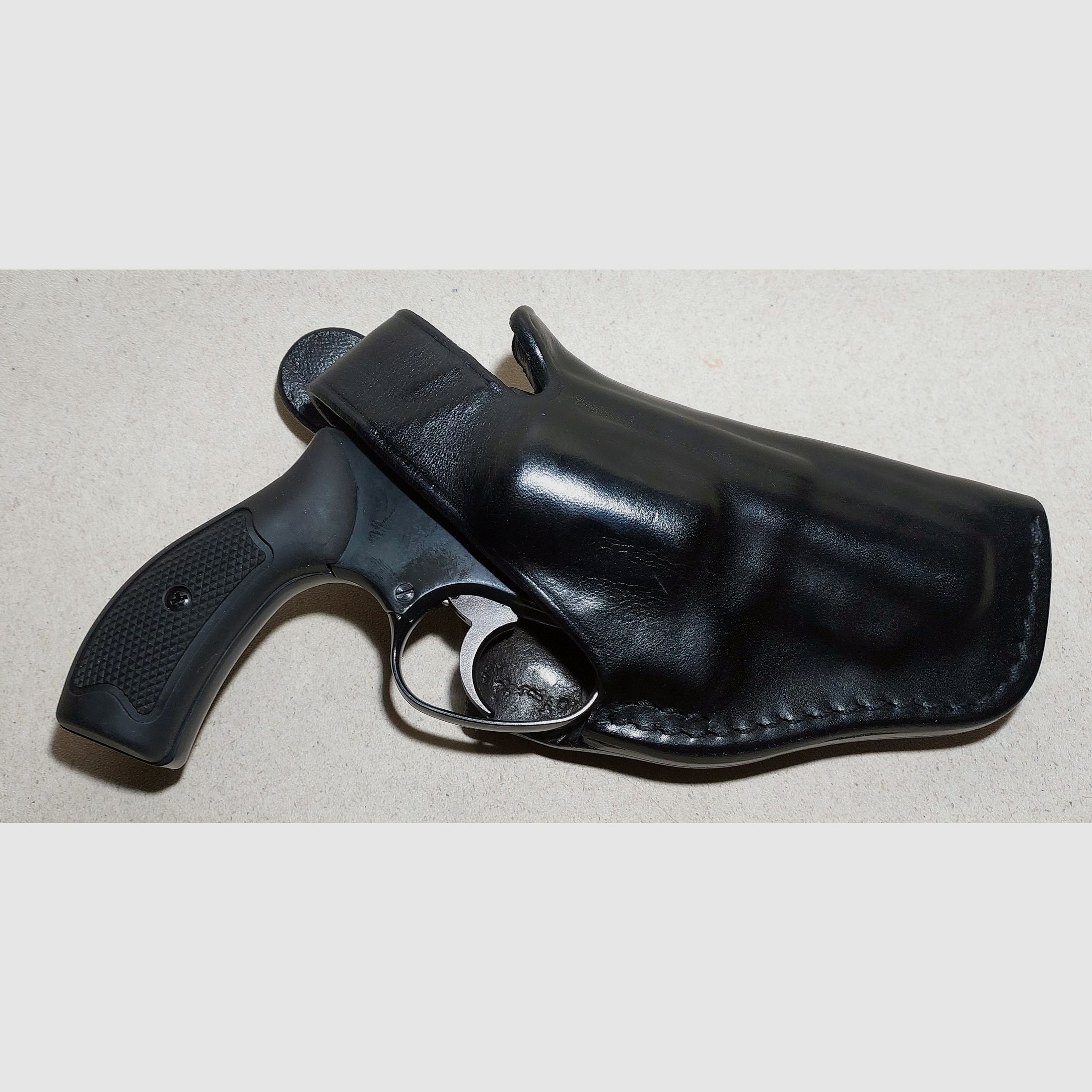 Weihrauch HW37 cal. 9mm R.K. (PTB 887) mit Lederholster