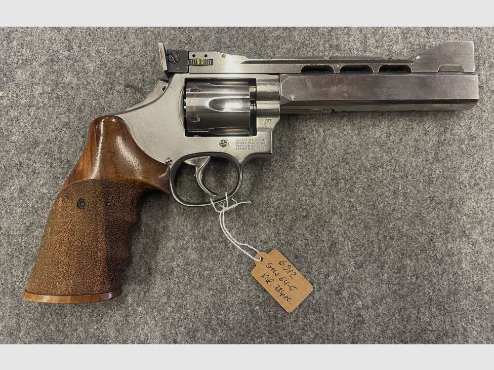Smith + Wesson 64-5
