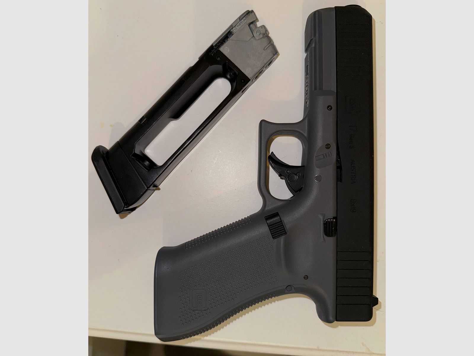 GLOCK 17 Gen5 6 mm, CO₂, < 2,0 J, Tungsten Grey