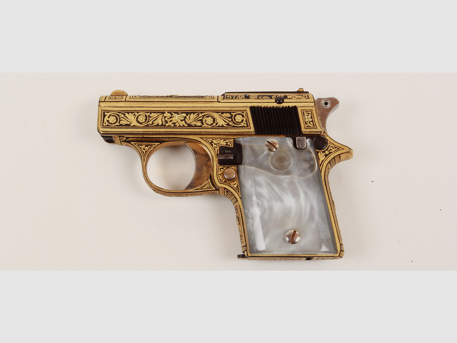 Pistola de bolsillo de lujo modelo Star E                                           Artículo 14768