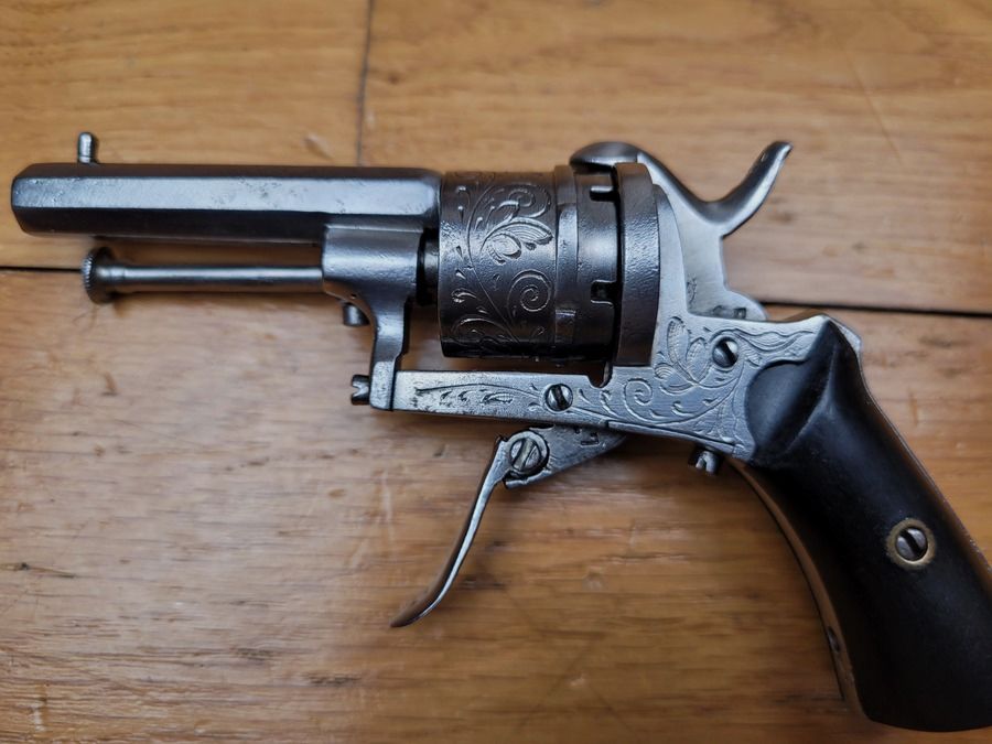 Schöner Mini-Revolver im seltenen Kaliber 5mm Broche – Lütticher Herstellung – fein graviert – schöne Ebenholz-Griffschalen – schöne Mechanik – sehr guter Zustand, Bild 7 von 15