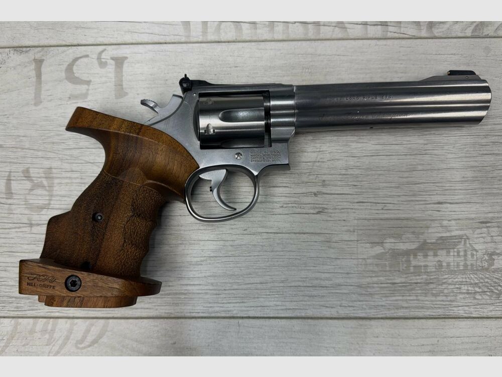 Smith & Wesson Super Target Champion .22lr