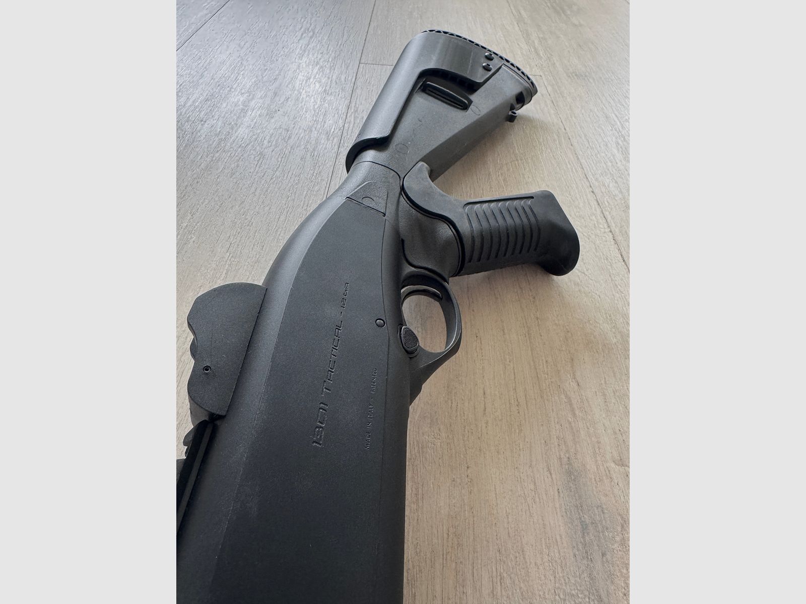 Beretta 1301 MESA Tactical USA Special model with pistol grip, 12/76 - Like new