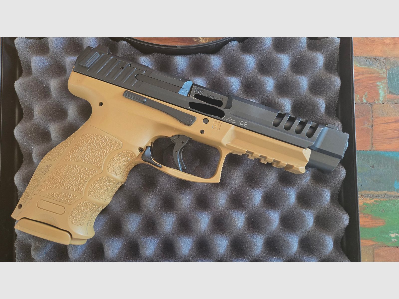 Heckler & Koch SFP9 L OR – Sondermodell in RAL 8000 (Sand)