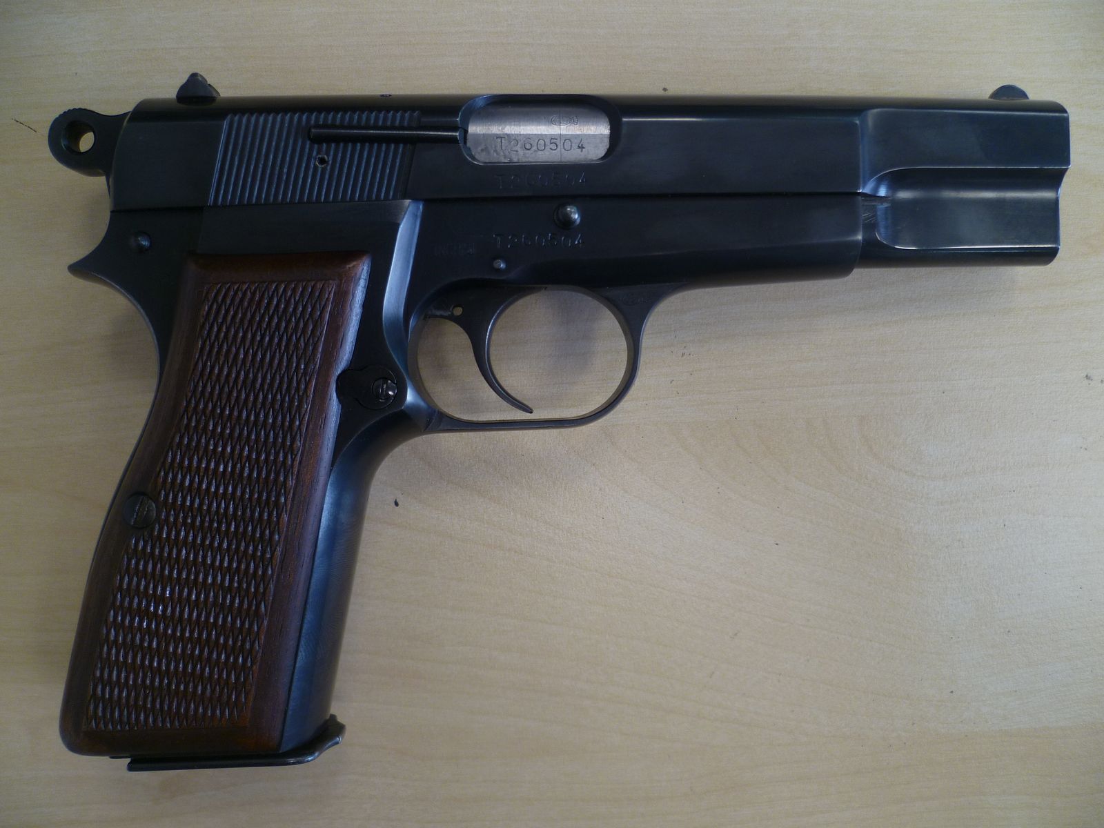 Pistole FN High Power- 9 mm Luger