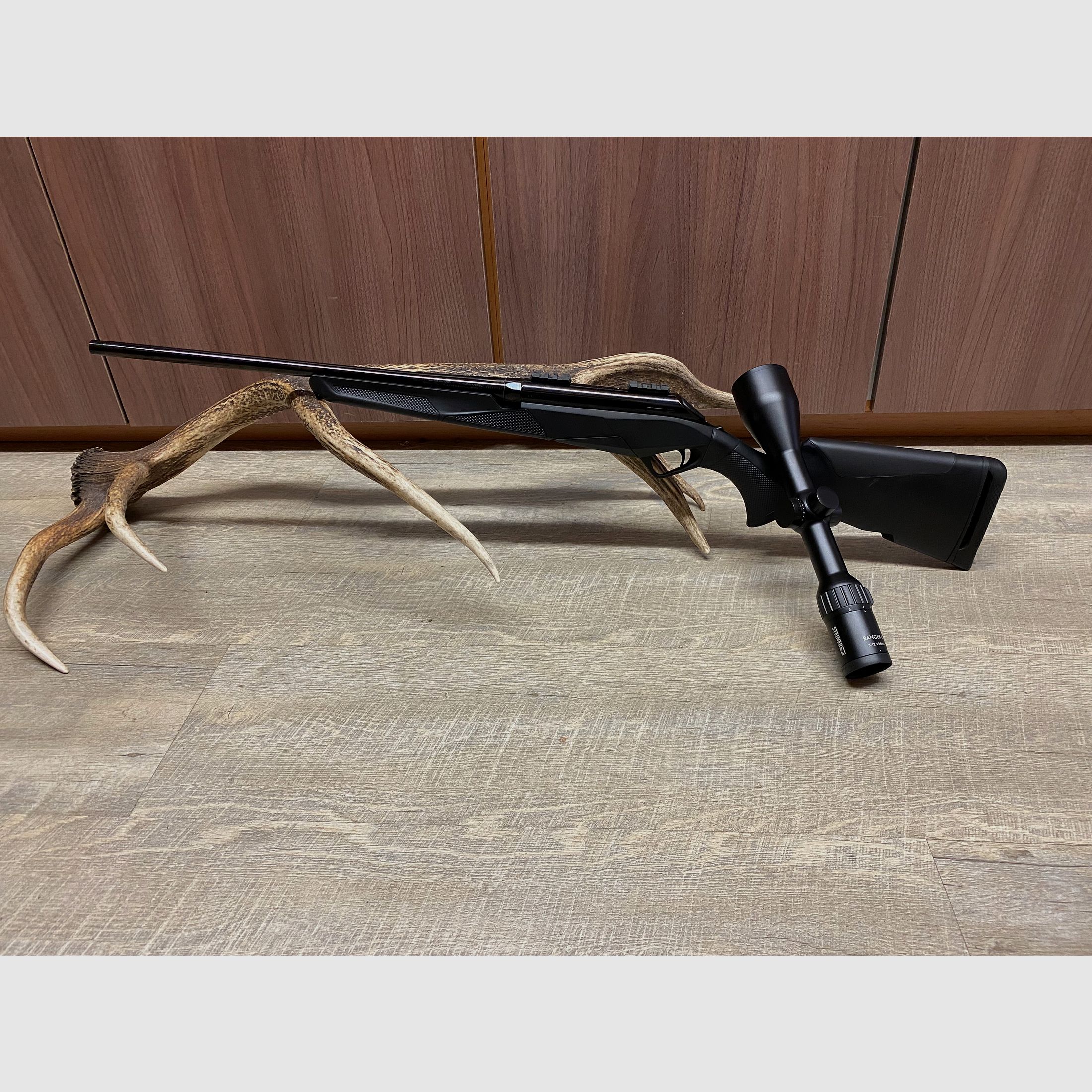 Benelli Lupo, mit Steiner Ranger 4 3-12x56, ohne Schiene
