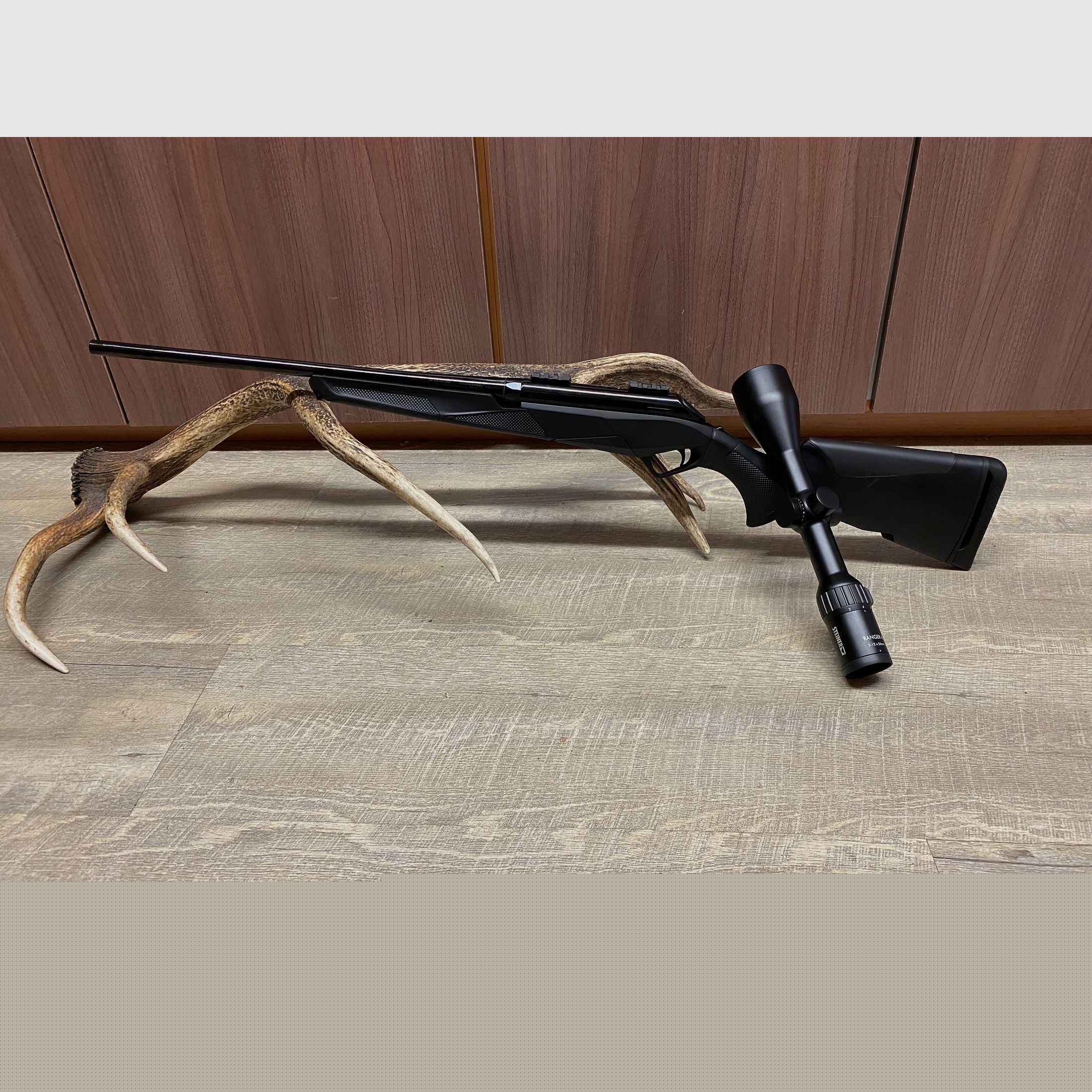 Benelli Lupo, con Steiner Ranger 4 3-12x56, senza guida