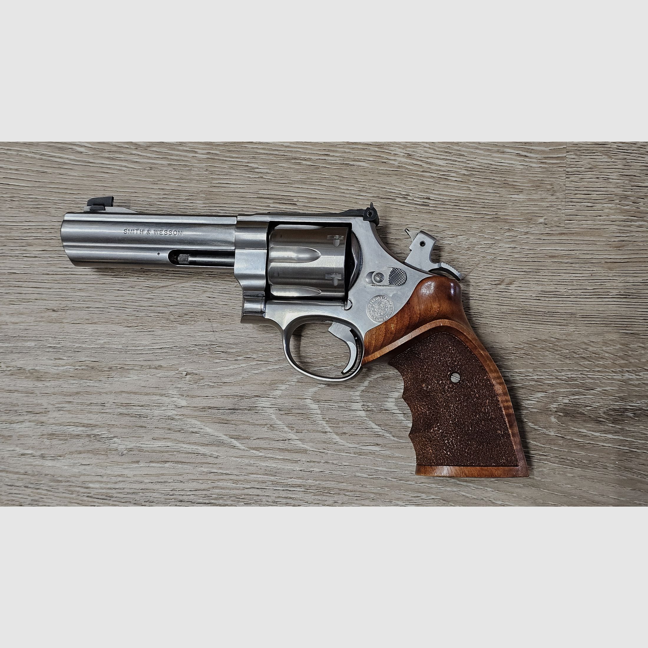 Smith & Wesson Model 629 (629-4) Classic PowerPort 5 Zoll (Deutsche Sonderserie / Erstbesitz), Kal .44 RenMag, mit integriertem Kompensator, inkl. 2x Nill-Griffen , Speedloader, Holster