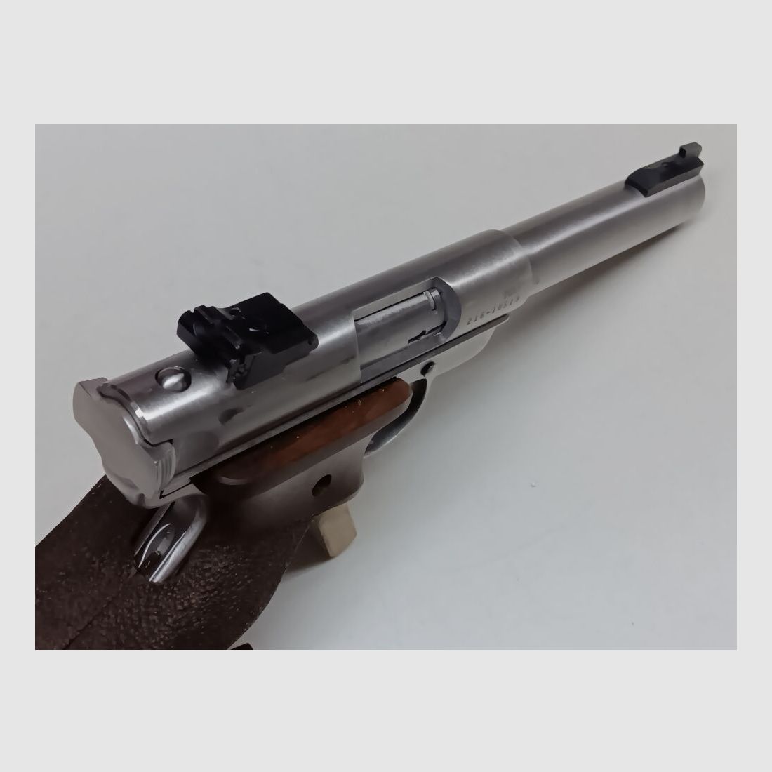 Sturm , Ruger & Co. Inc. Southport , Conn. USA Mark II - Target Stainless