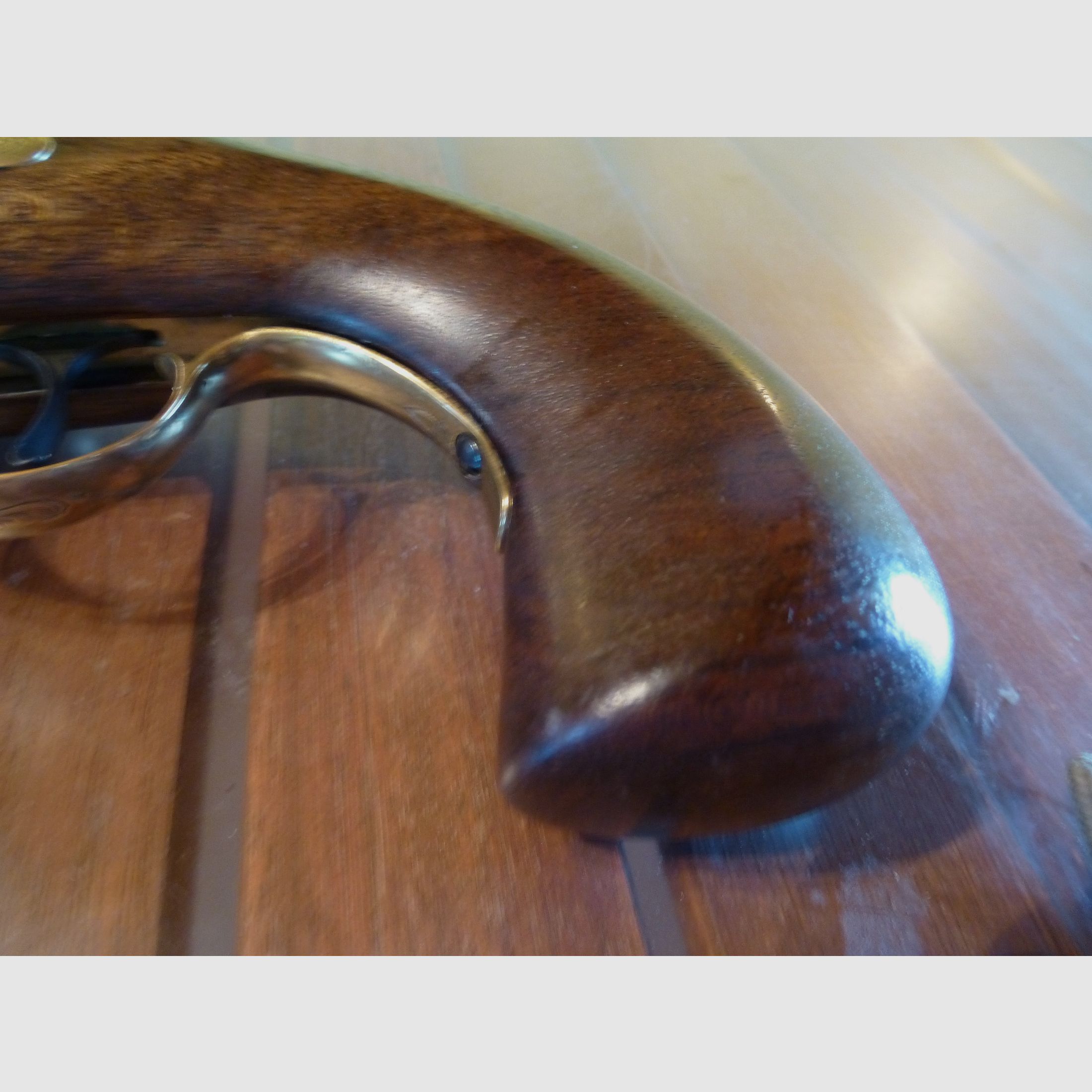 Bounty pistol percussion by Petersoli