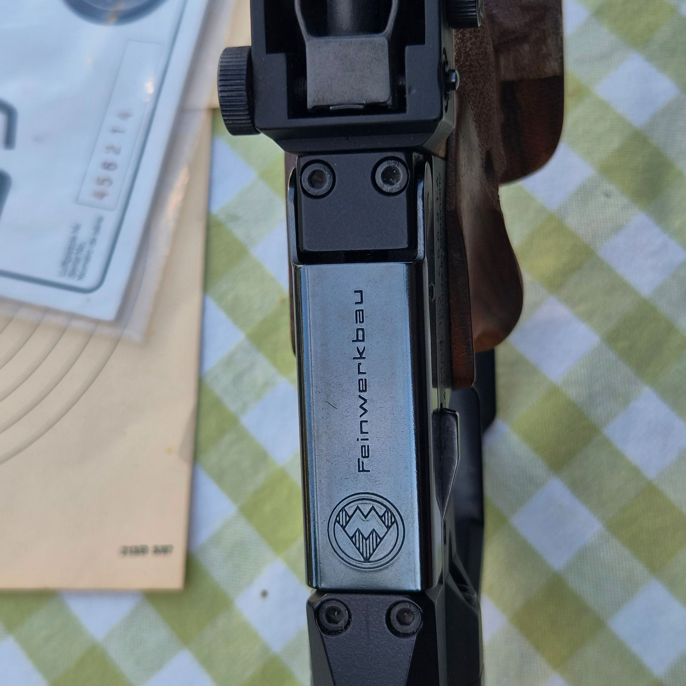 Pistola de competición Feinwerkbau Modelo 102