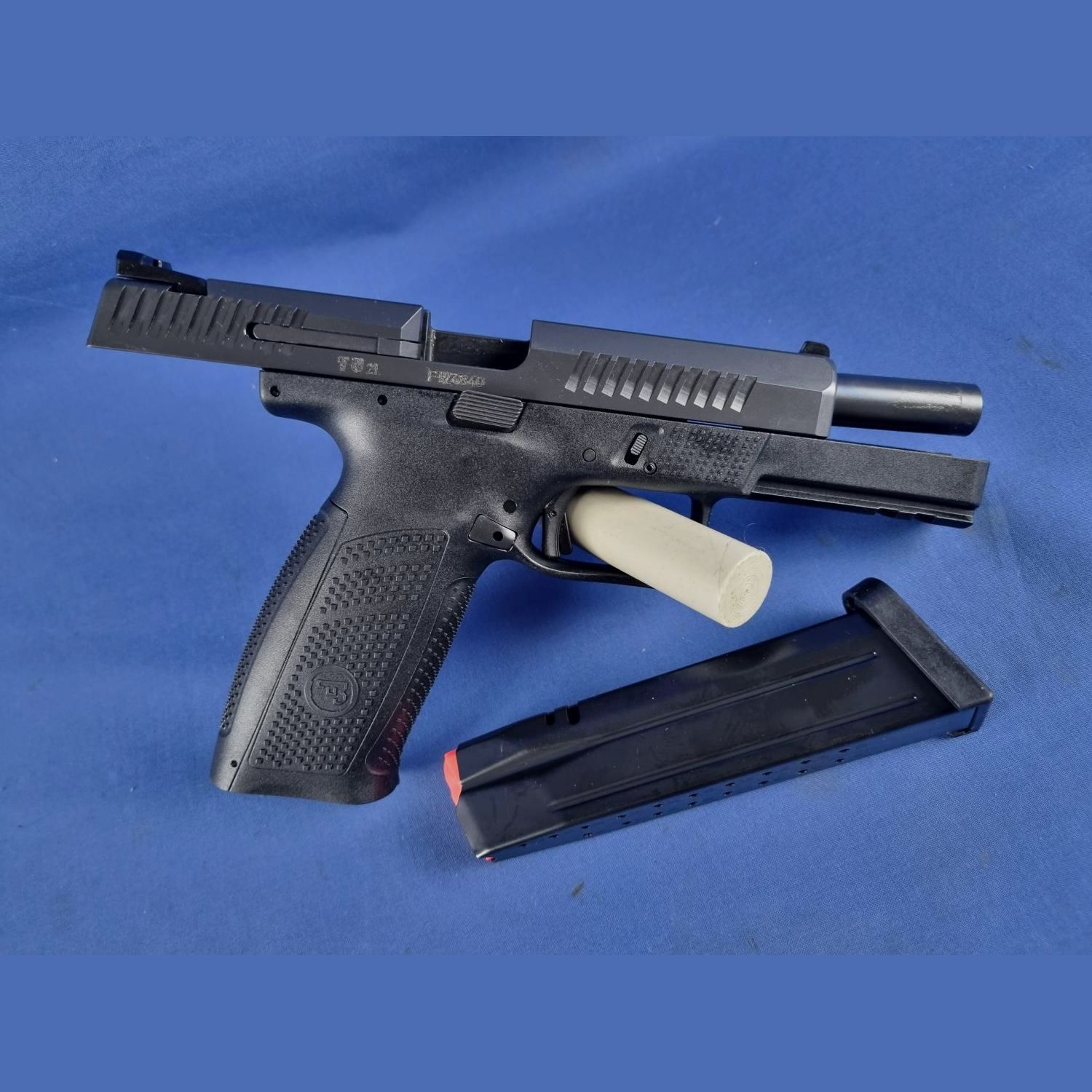 Pistole CZ P-10 F Kal. 9x19mm, Bild 2 von 3