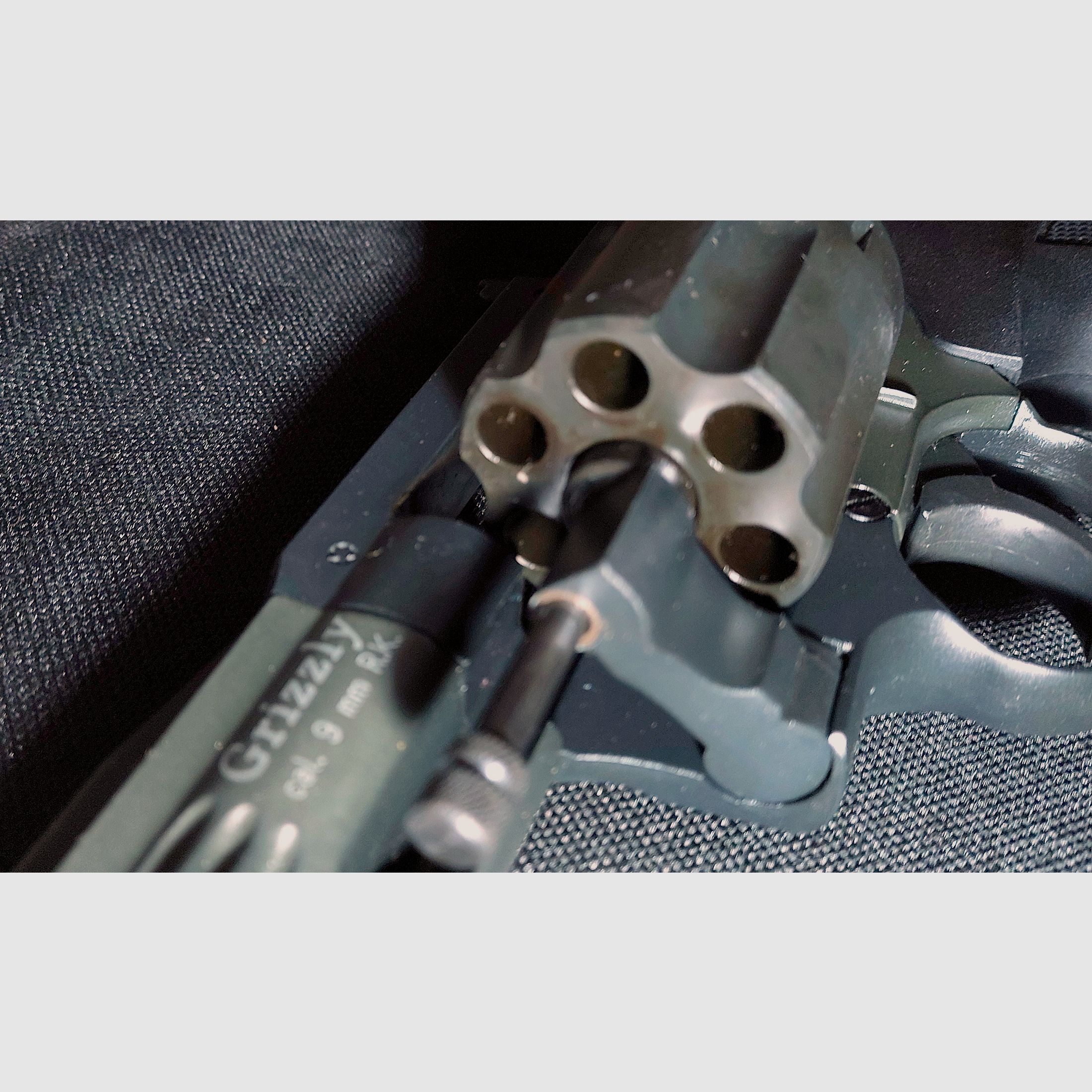 Smith & Wesson Grizzly revolver d'alarme calibre 9mm R.K. bronzé (PTB 894) S&W Grizzly