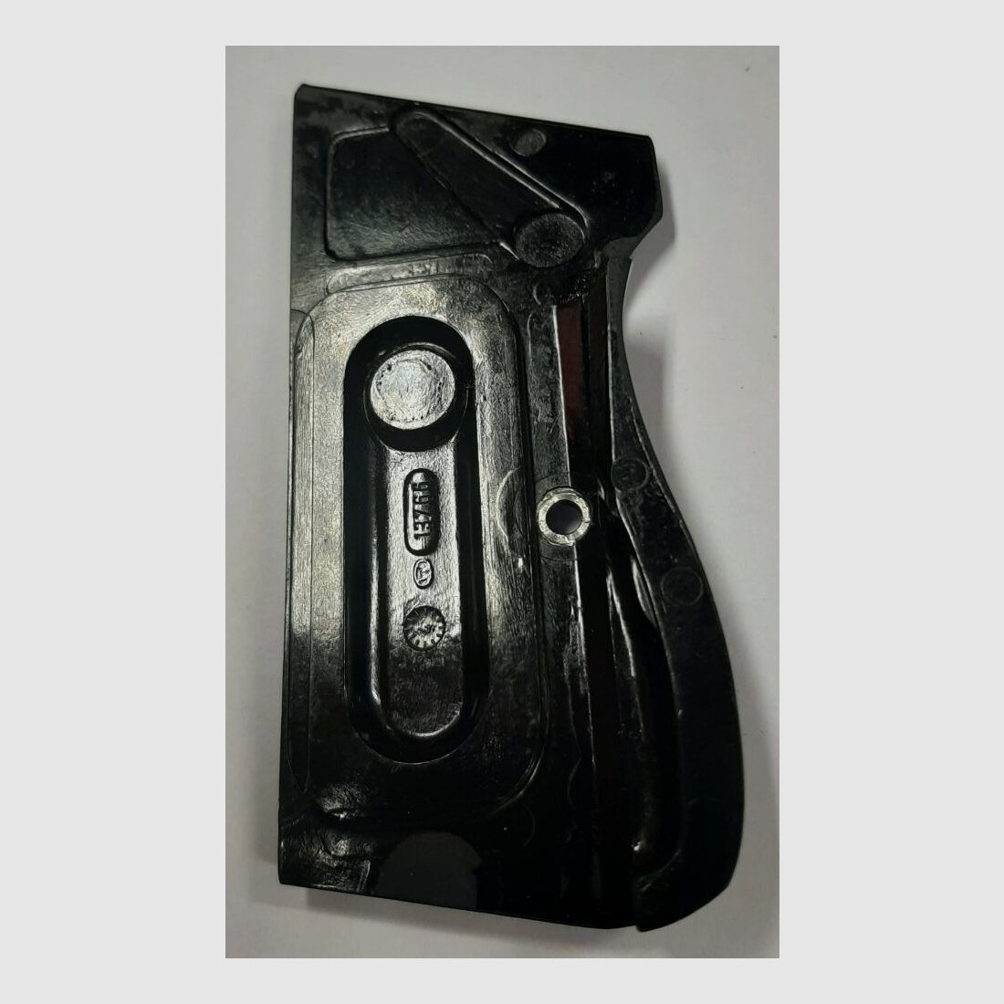 SIG Original Kunststoffgriffschalen SIG P210 mit Riemenöse, lackiert