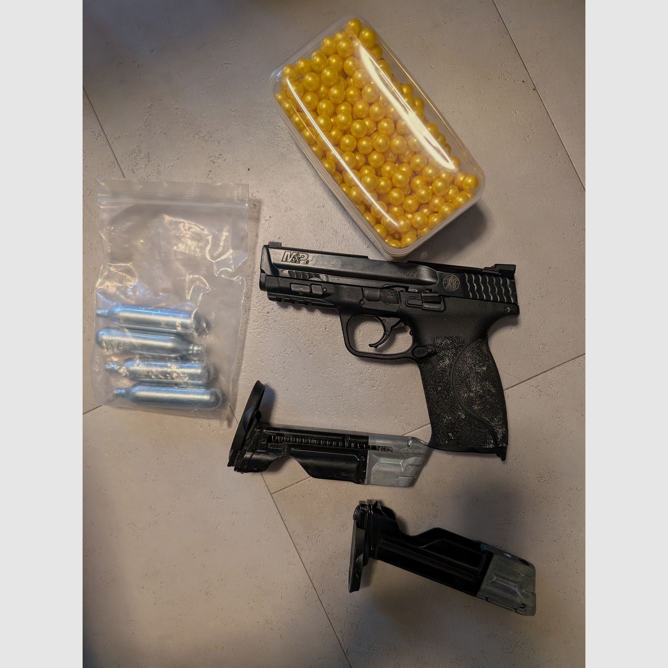 T4   Smith&wesson  kal 43.