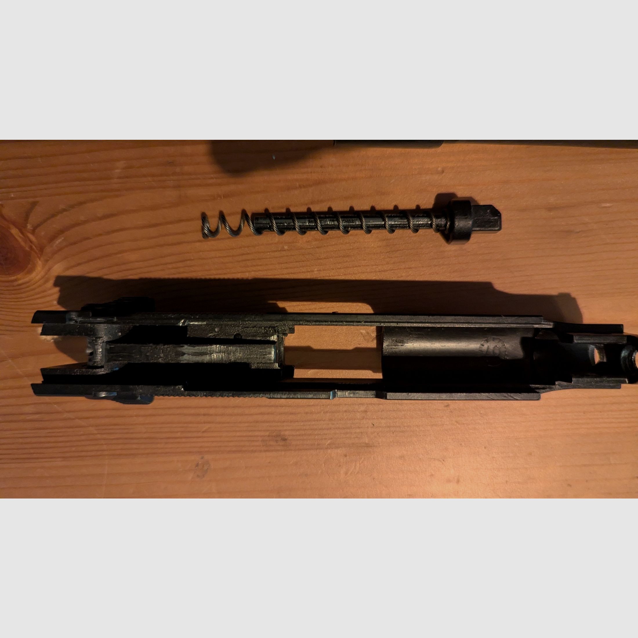 Umarex Walther P88 Compact 9mm Schreckschuss inkl. Holster, Ersatzmagazin, Abschussbecher, Reinigungsbürste, Transportkoffer und Ersatzteilset.