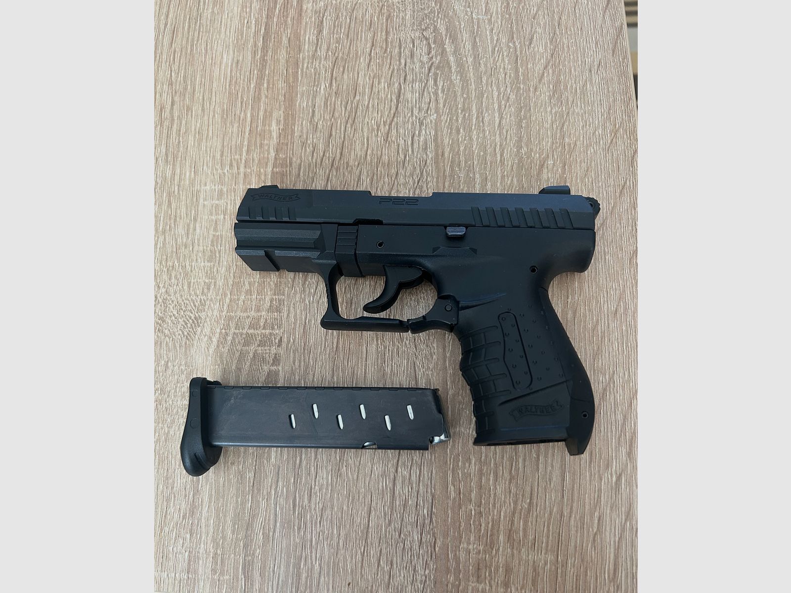 Walter P22 blank firing gun