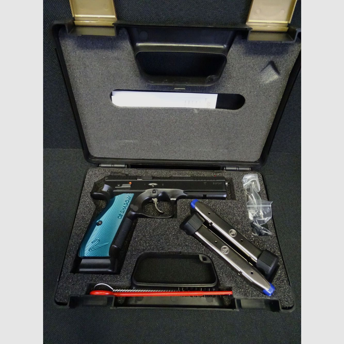 CZ Shadow ll blau