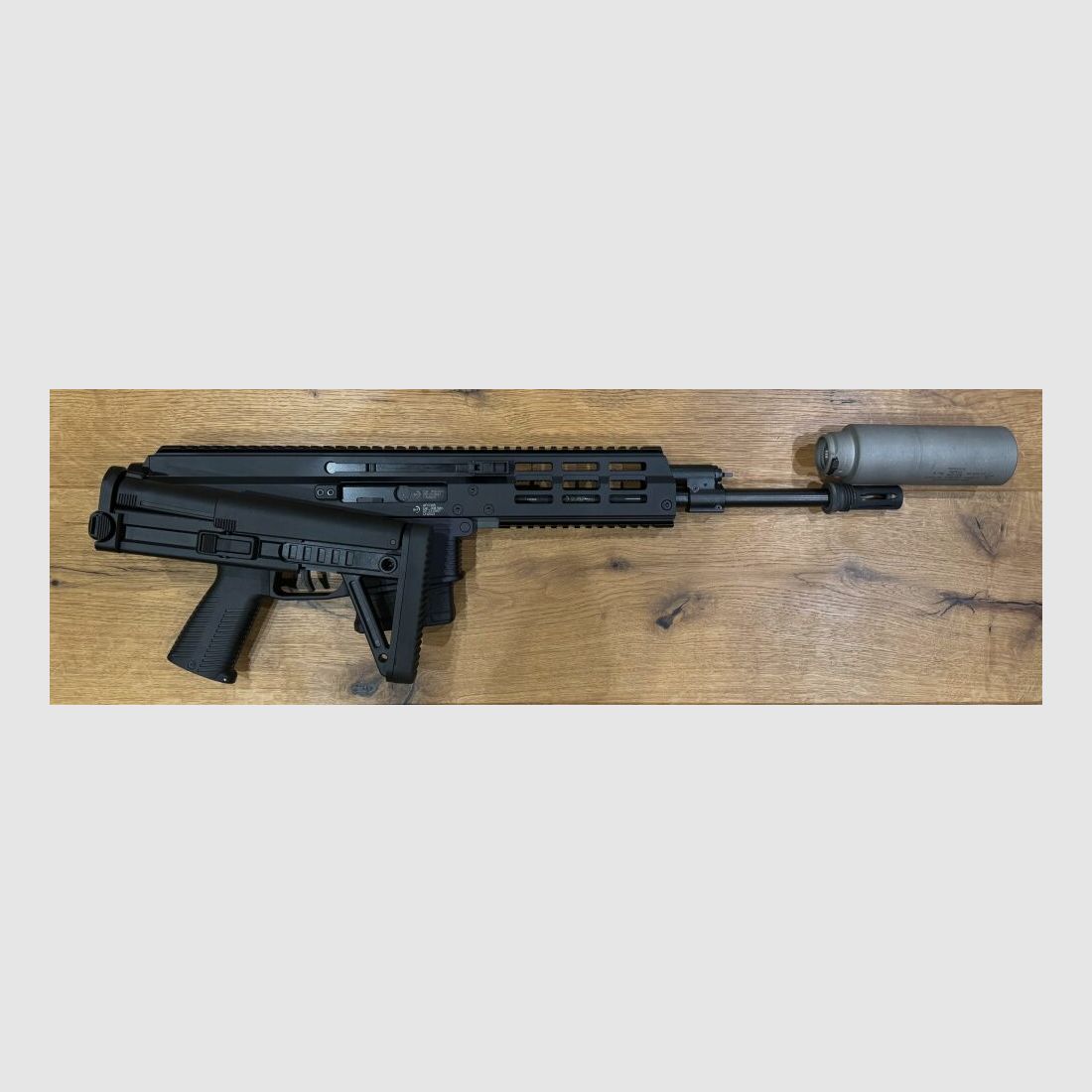 Brügger & Thomet APC308 PRO Carbine mit optionalem RBS QDM Schalldämpfer