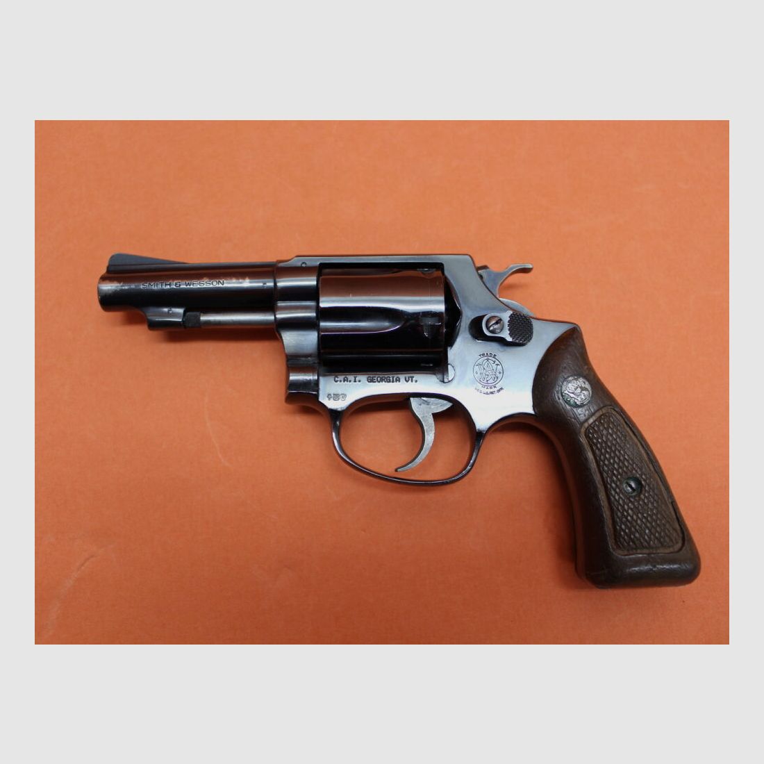 Smith & Wesson Revolver .38 Special Smith & Wesson/ S&W 36 Chiefs Special blued, 3" barrel/ wooden grip used weapon