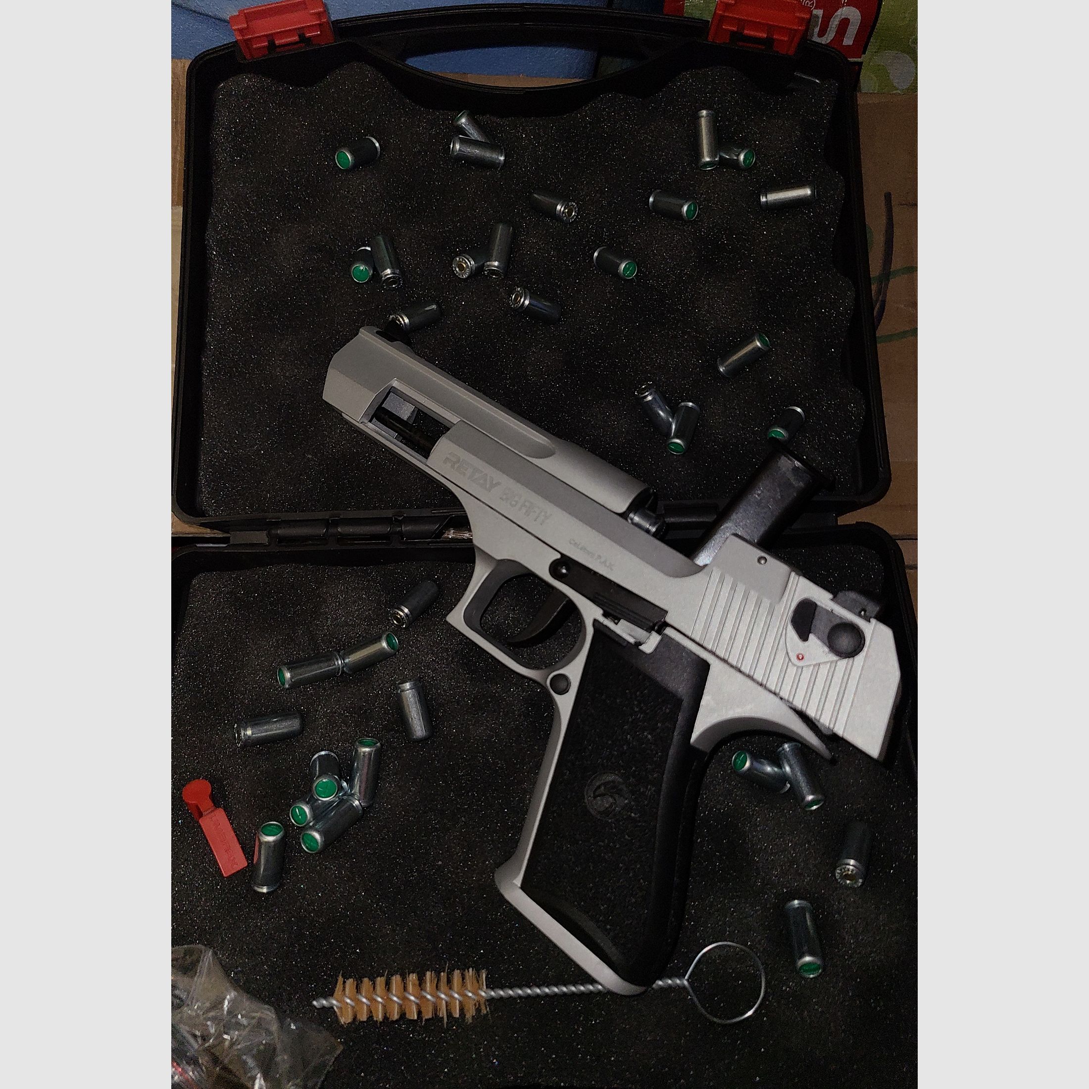 RETAY BIG FIFTY / VERCHROMT SILBER / mit Zubehör 3 MAGAZINE / mit OVP / cal. 9mm P.A.K. / PTB 1074 / SCHRECKSCHUSS GAS PISTOLE / SILVESTER / SELBSTVERTEIDIGUNG / NEUWERTIG