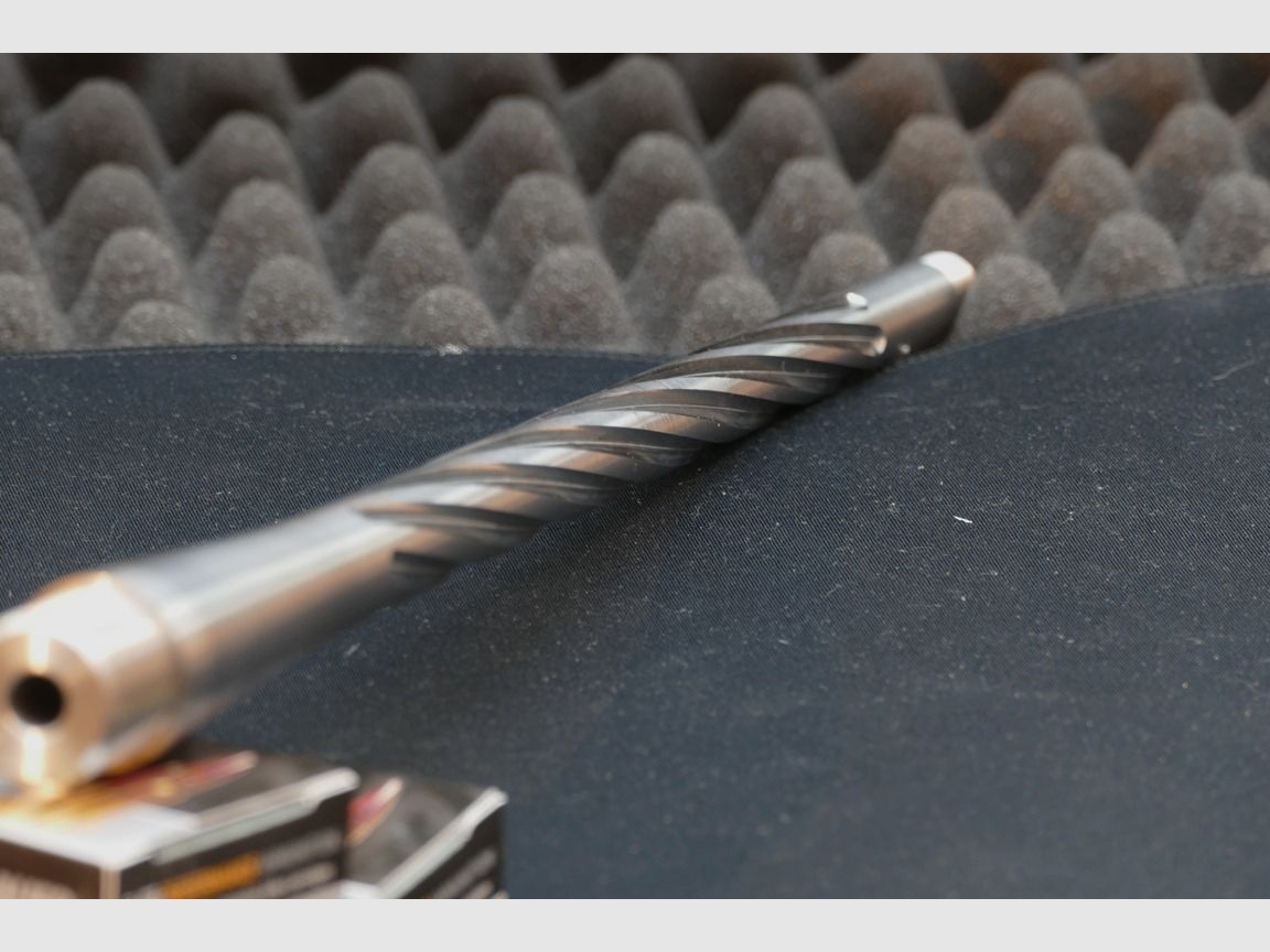 Lauf personalizado Lothar Walther con tratamiento de match y estriado helicoidal en acero inoxidable, .223Rem, paso 9/1 Tikka y Sako