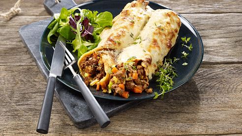 Crespelle mit Wildhack Bolognese