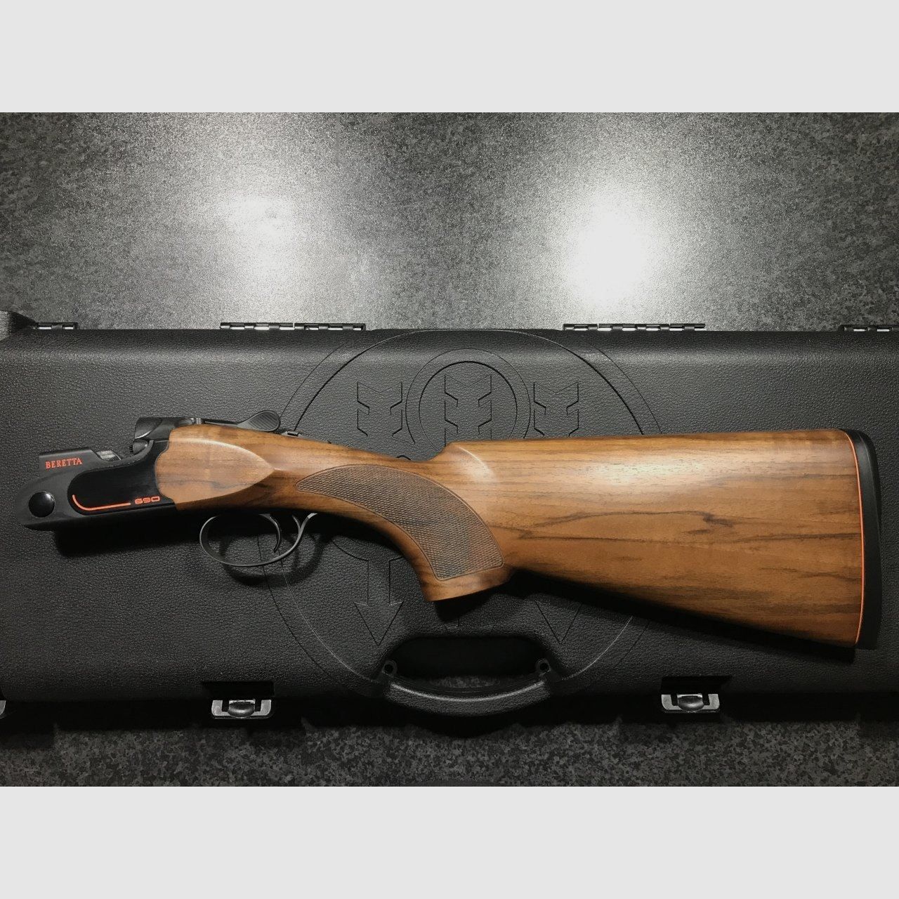 Beretta 690 Sporting Black cal. 12, 76 cm, as good as new with case & accessories!