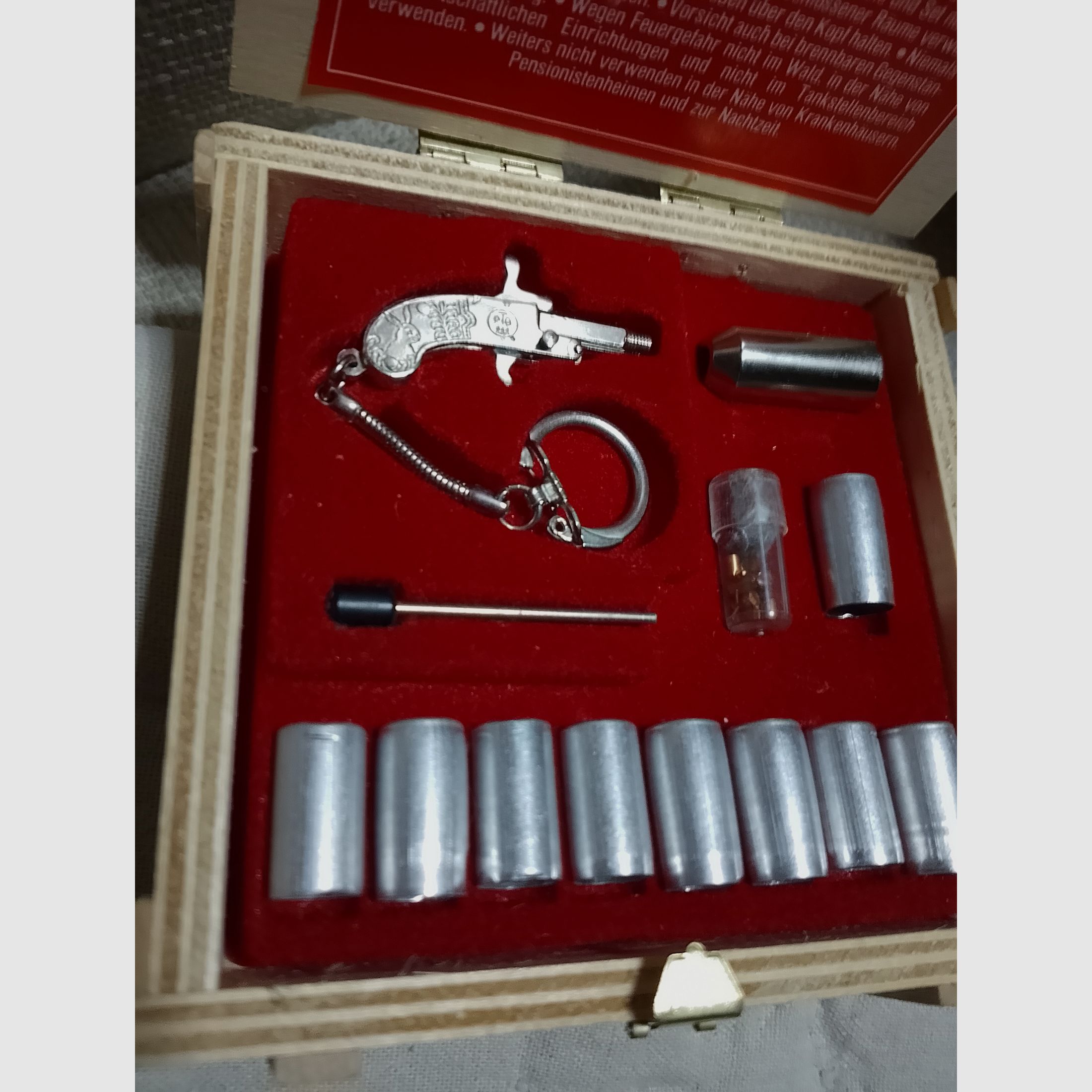 Bellissima scatola da collezione cassa di legno pistola più piccola del mondo set pistola segnale piccola grande esplosione Berloque come nuova