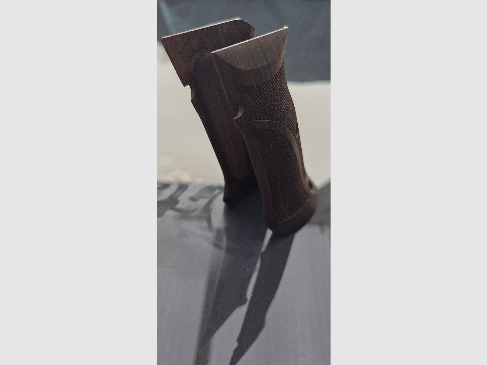 Griffschalen Holz CZ Taipan , Viper, Sport 2, Shadow 1 - Sport Nussbaum