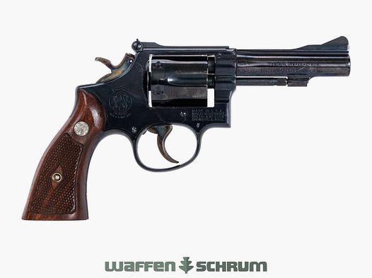 Smith & Wesson Mod. 15-2 .38Special, mirino regolabile, impugnature in legno, bluato, lunghezza canna: 4 pollici